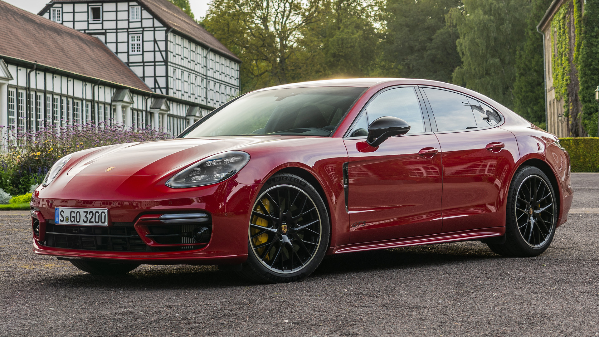 Porsche Panamera White 2018