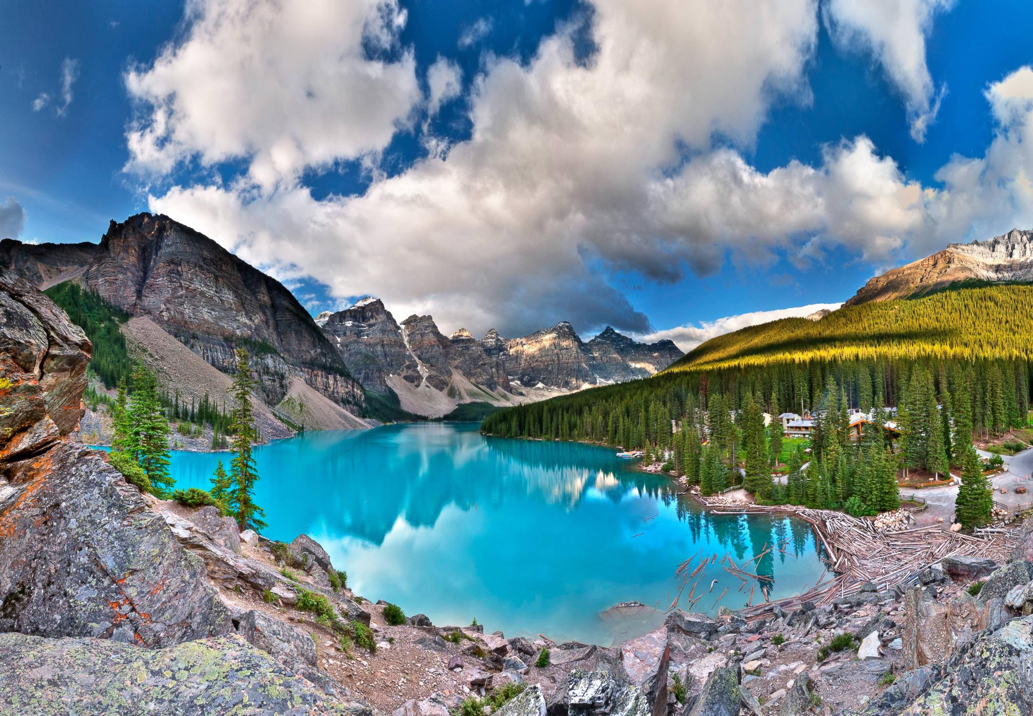 Скачать картинку Озеро Морейн, Канада, Озера, Озеро, Земля/природа в телефон бесплатно.