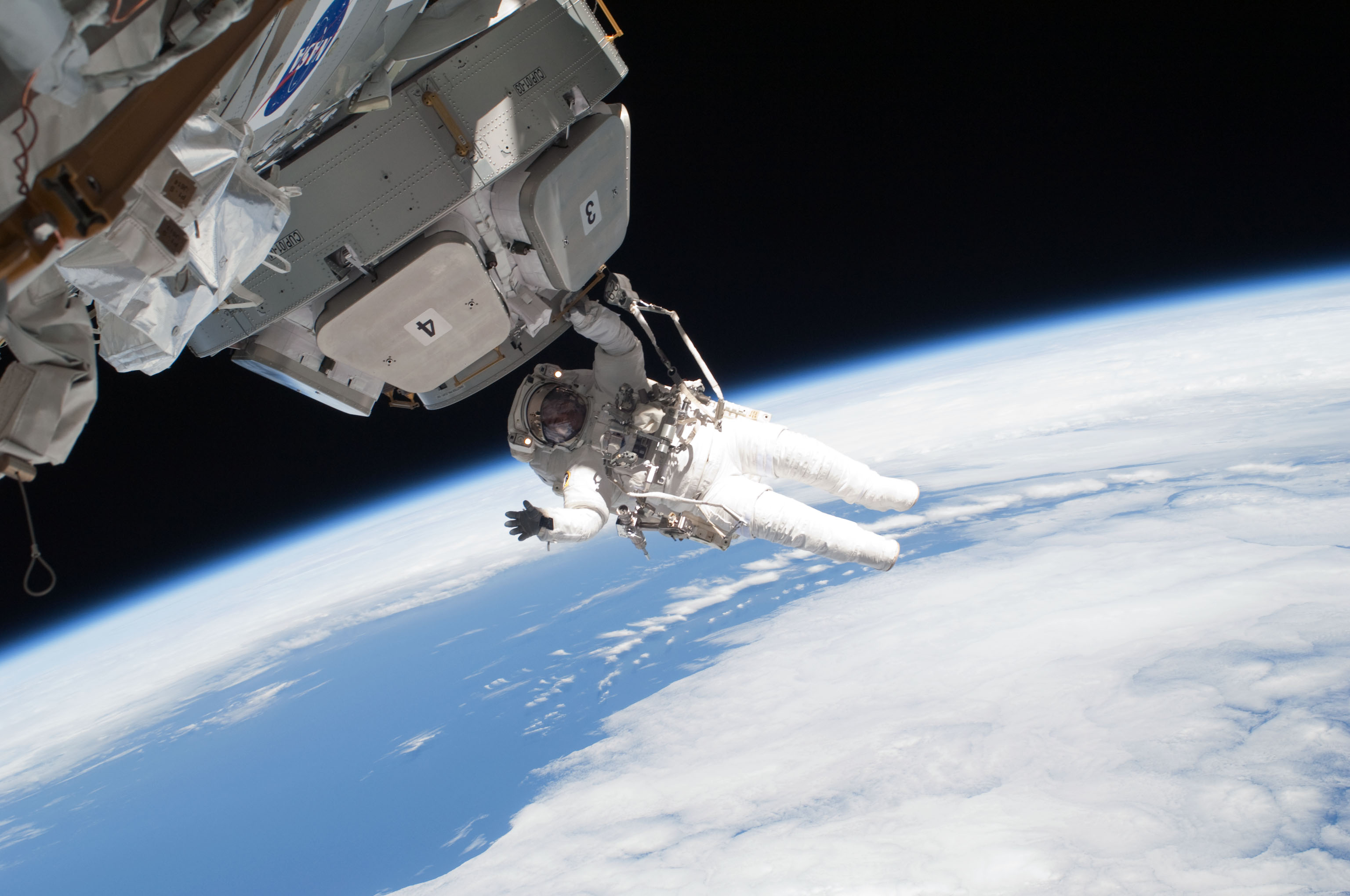 551187 скачать обои космос, космонавт, сделано человеком, наса, международная космическая станция, николас патрик - заставки и картинки бесплатно