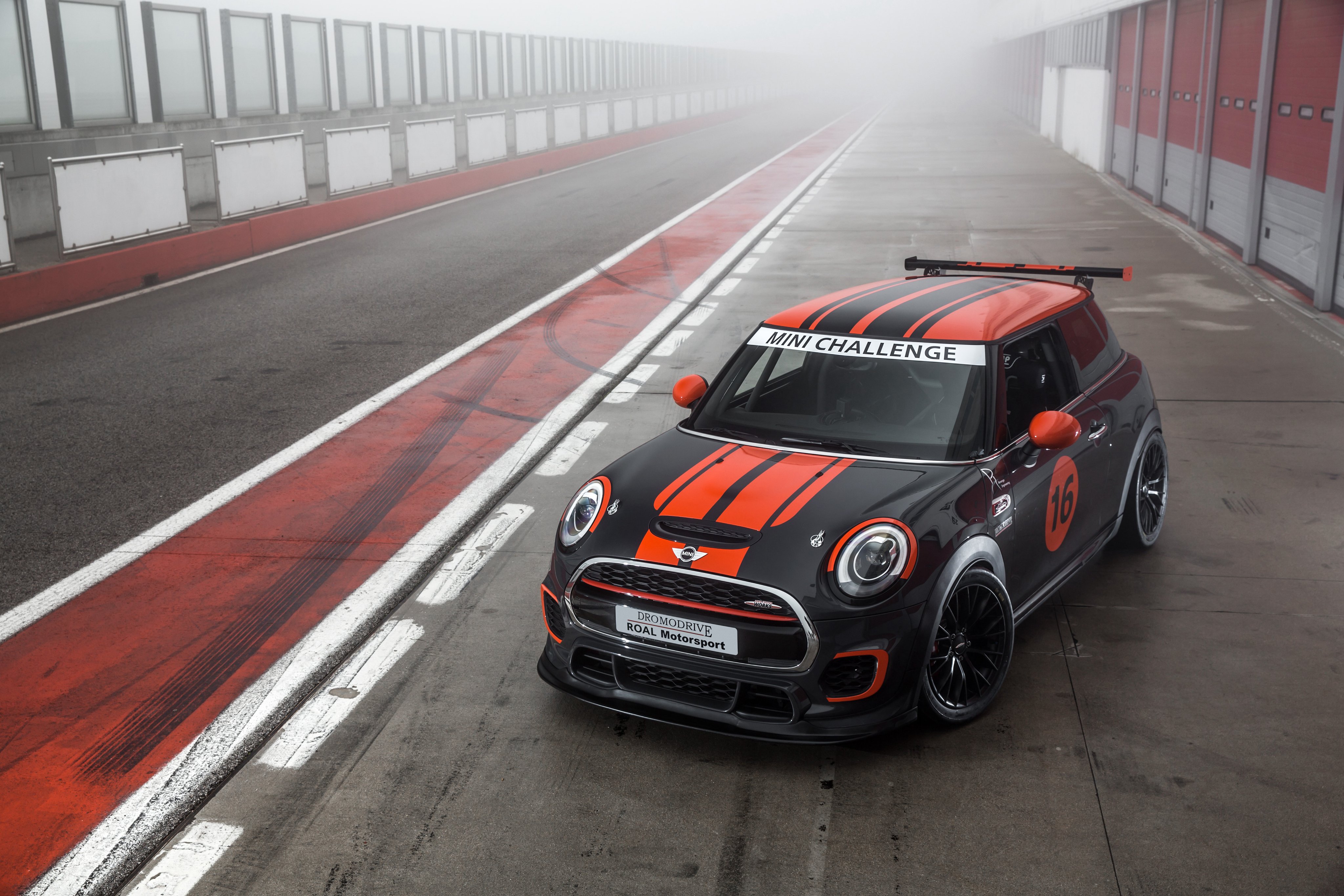 Mini Cooper JCW черный