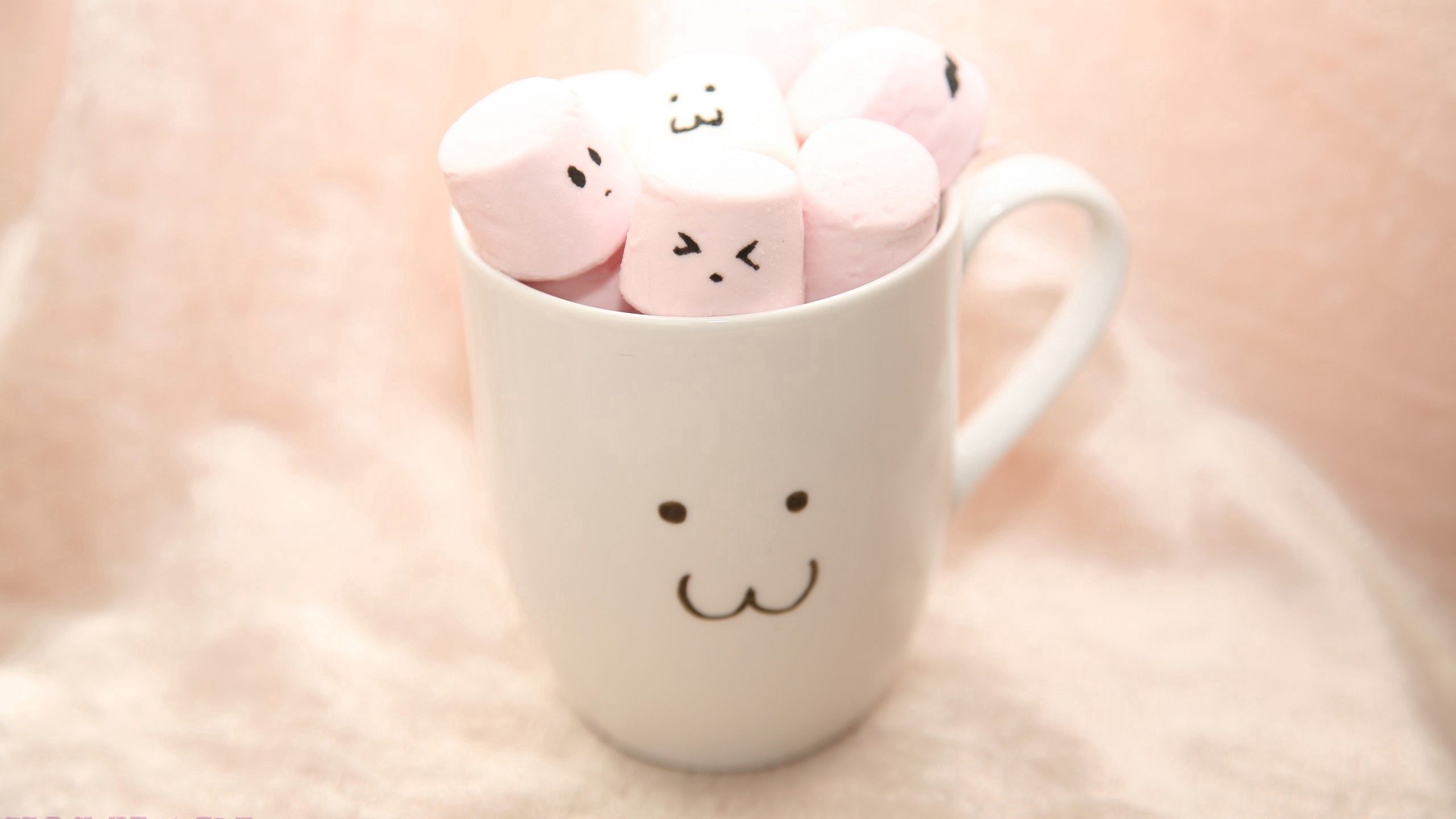 smilies, smiles, miscellanea, miscellaneous, cup, marshmallow, zephyr