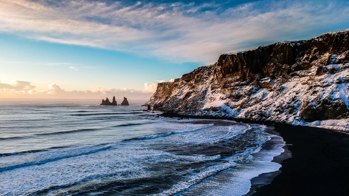 Total coast. Исландия Атлантический океан. Побережье. Море. Исландия море.