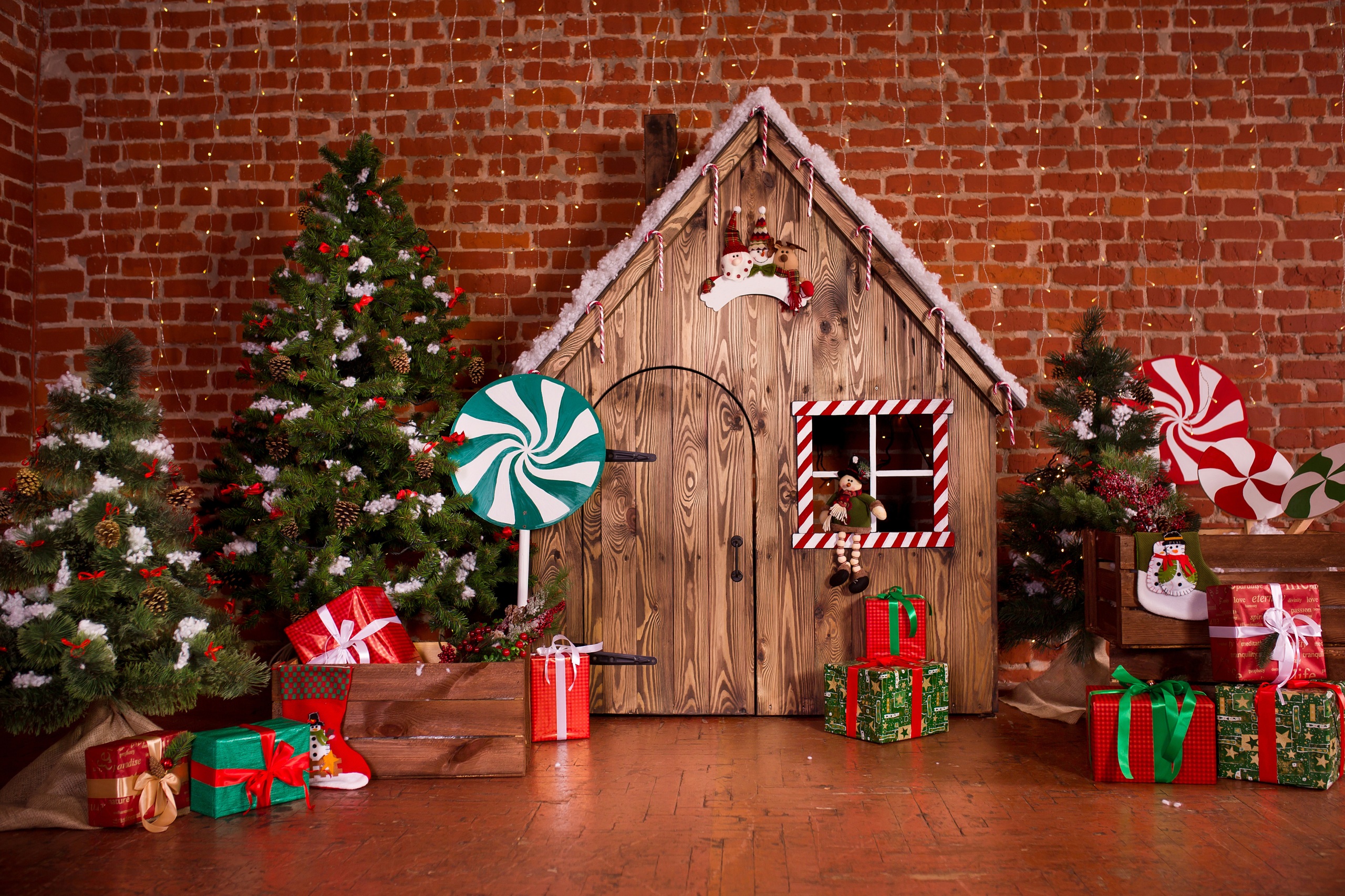 964350 baixar imagens feriados, natal, cabana, enfeites de natal, árvore de natal, presente, de madeira - papéis de parede e protetores de tela gratuitamente