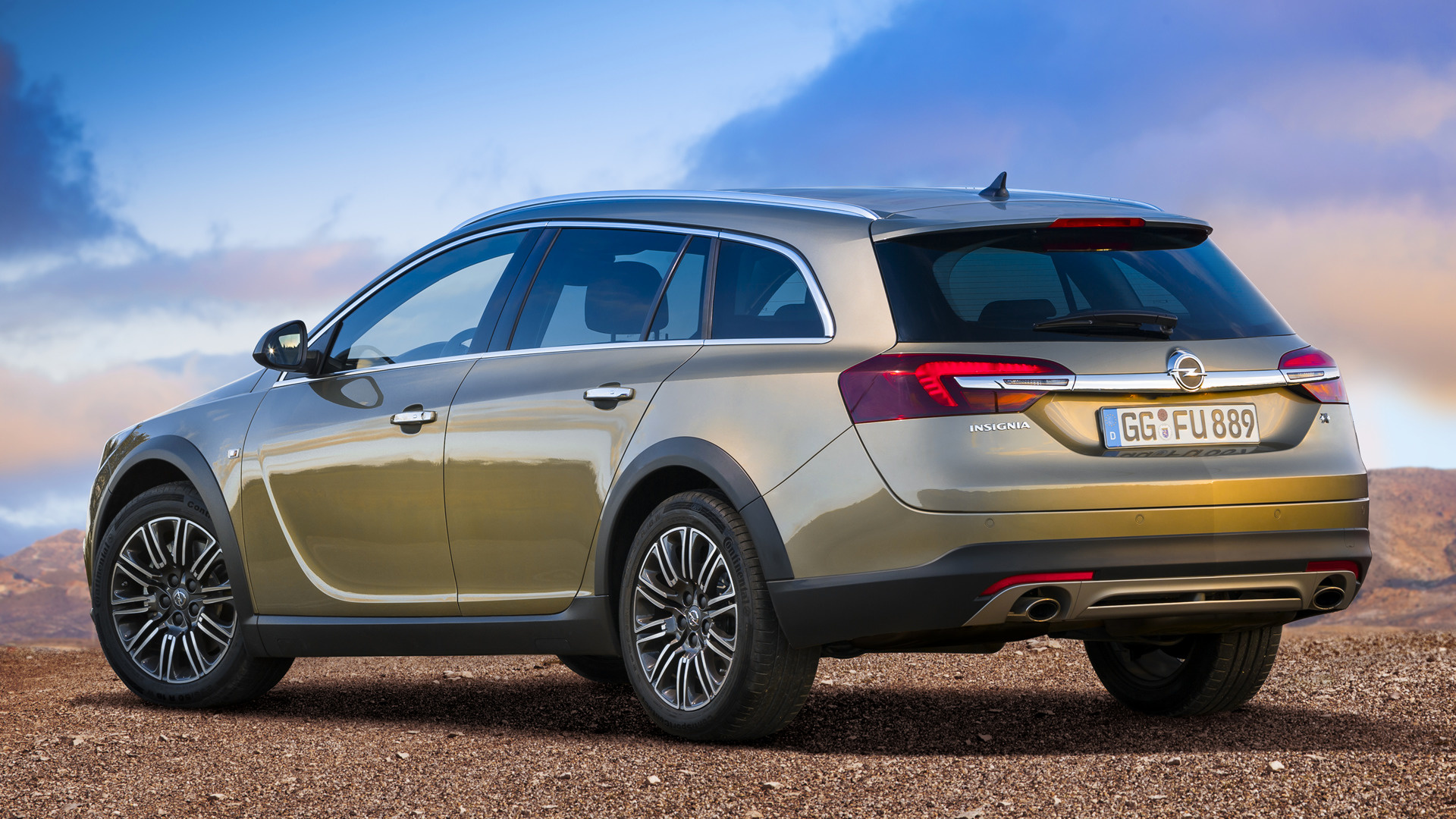Opel Insignia Country Tourer iPhone wallpapers