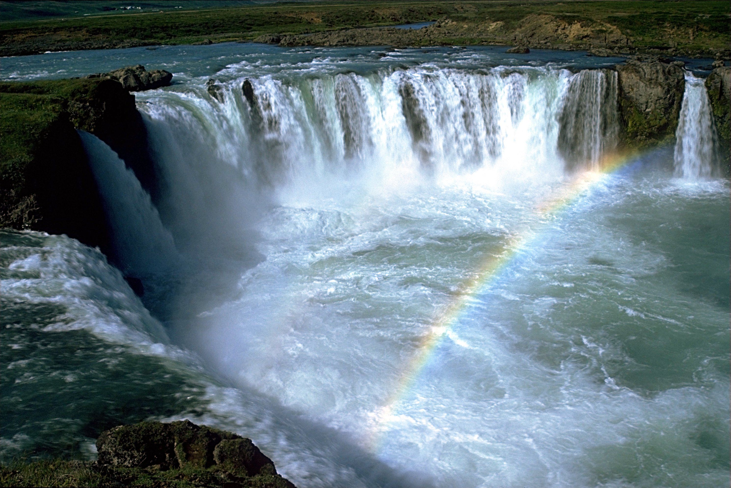 Водопад богов Исландия