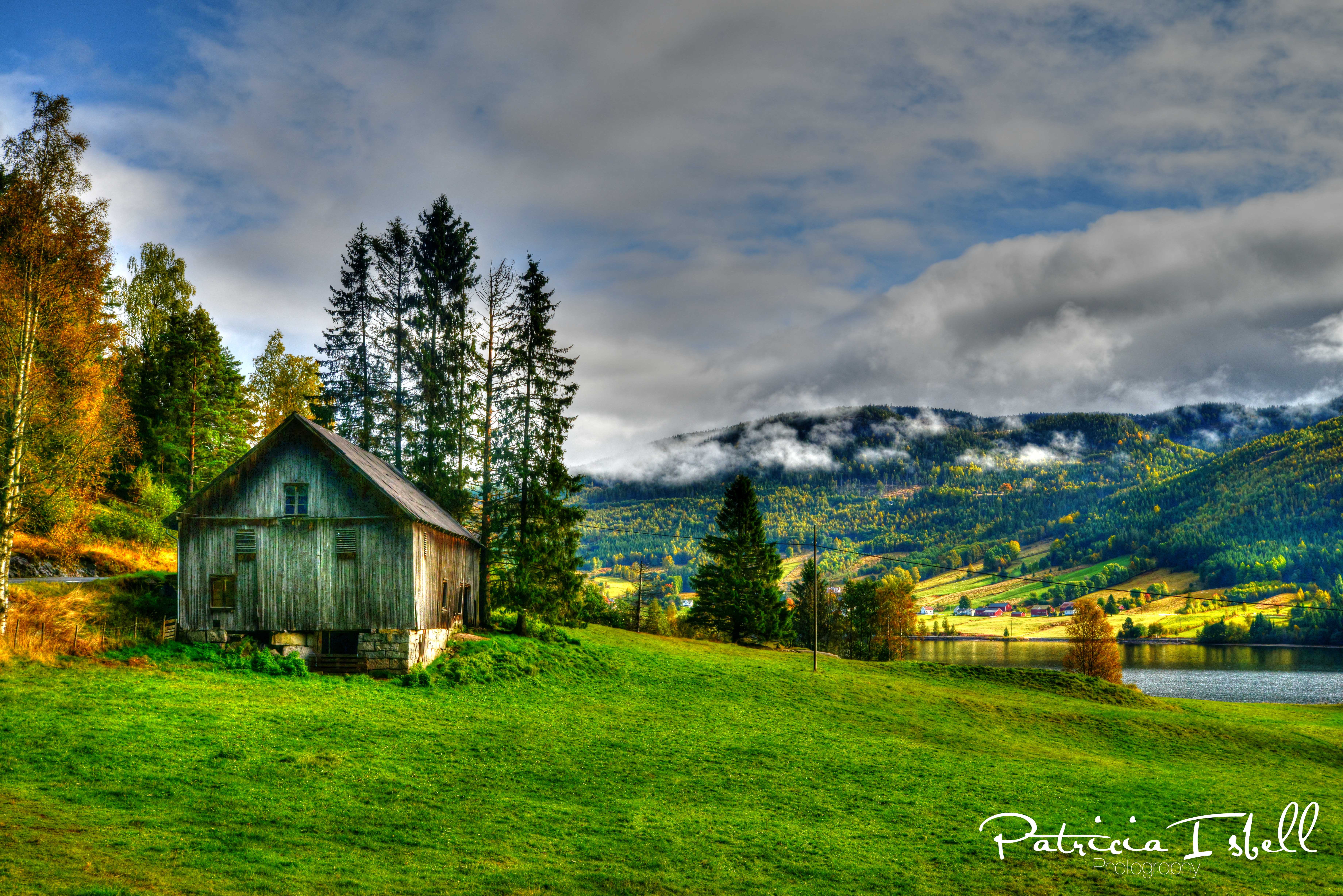 Дома видео на природе. Фахверк Швейцария горы озеро лес. Красивые домики на природе. Дом в горах. Домик в лесу.
