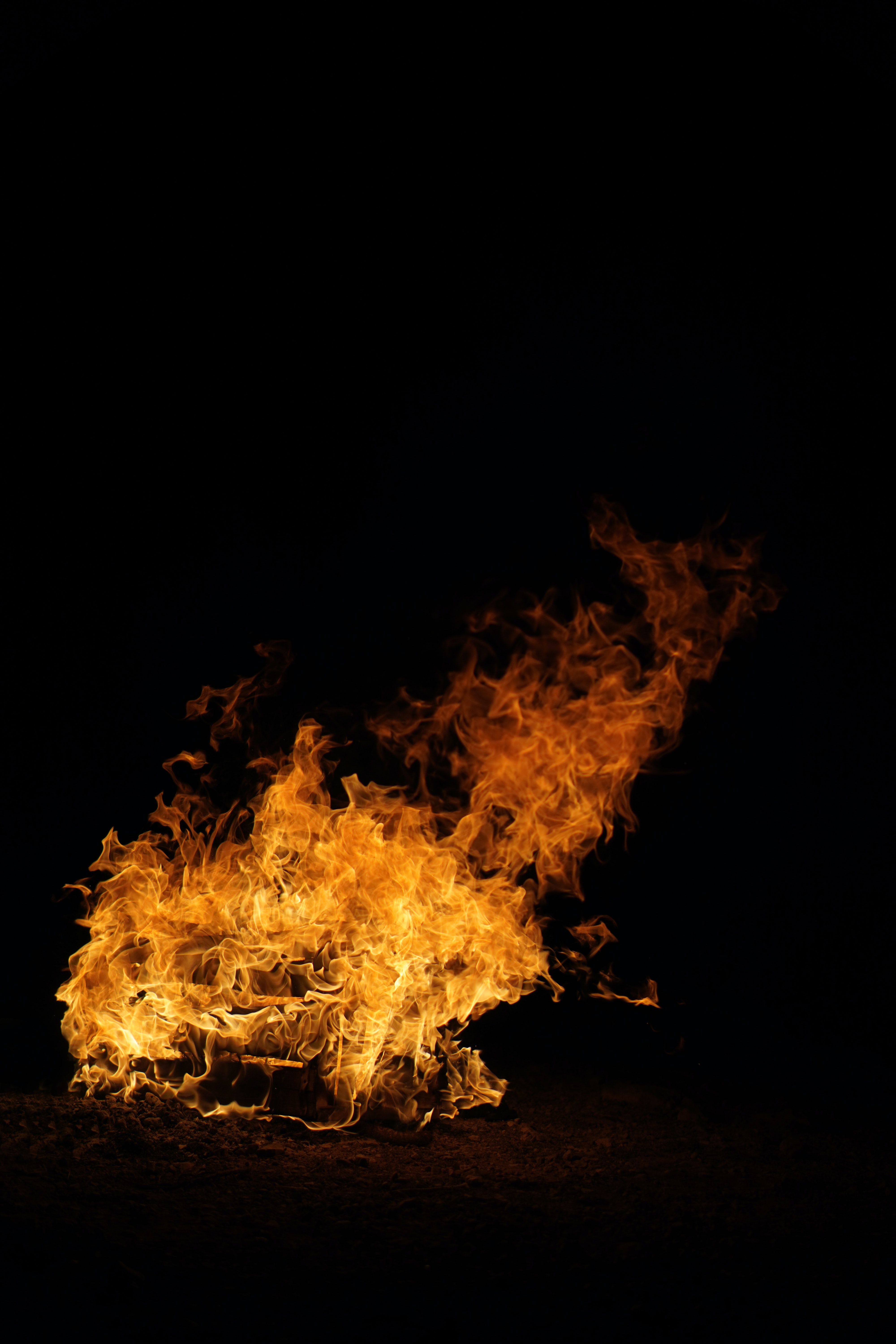 Handy-Wallpaper Bonfire, Flamme, Dunkel, Feuer kostenlos herunterladen.