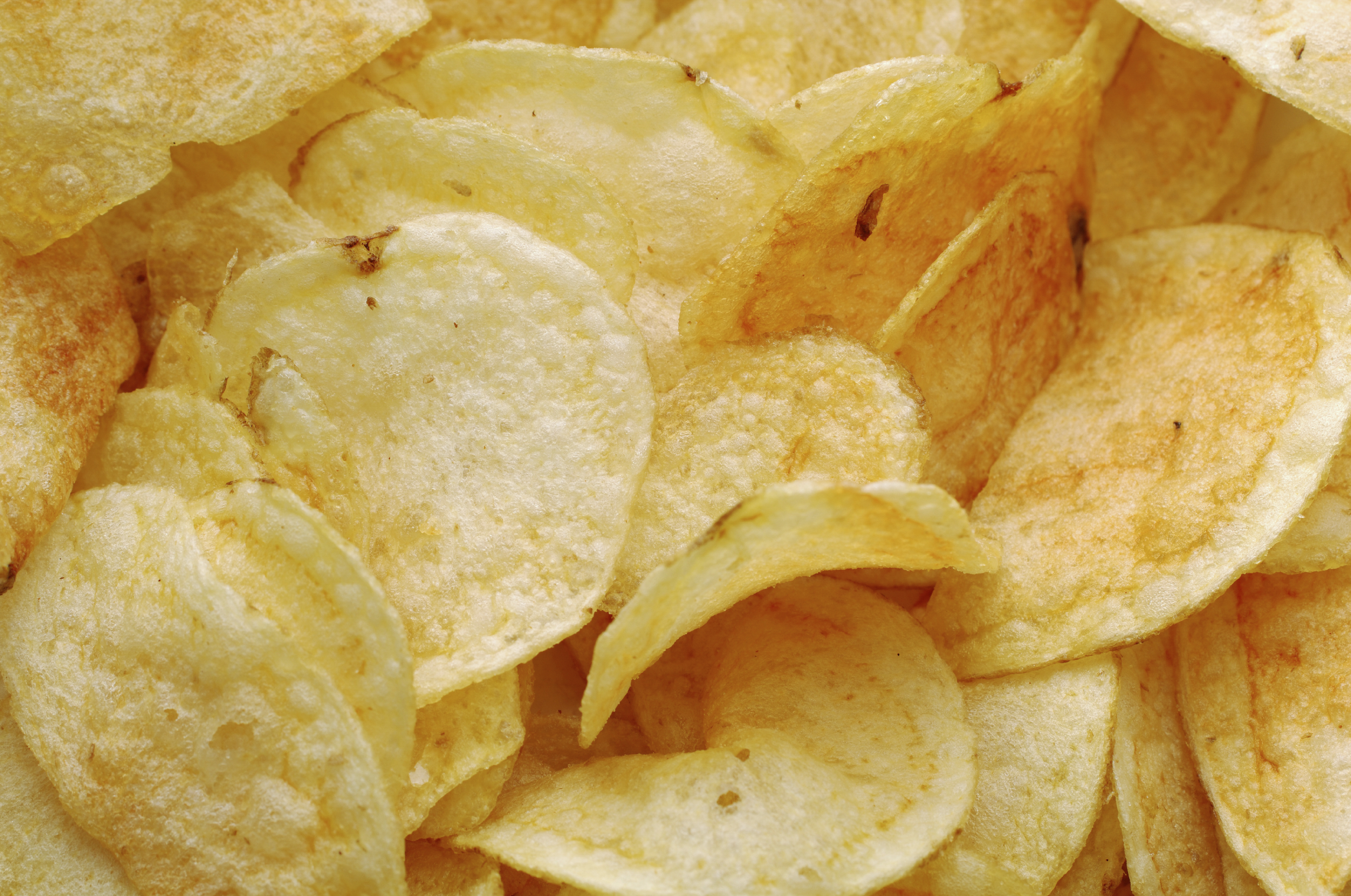 822192 Hintergrundbild herunterladen nahrungsmittel, chips, kartoffelchips, snack - Bildschirmschoner und Bilder kostenlos