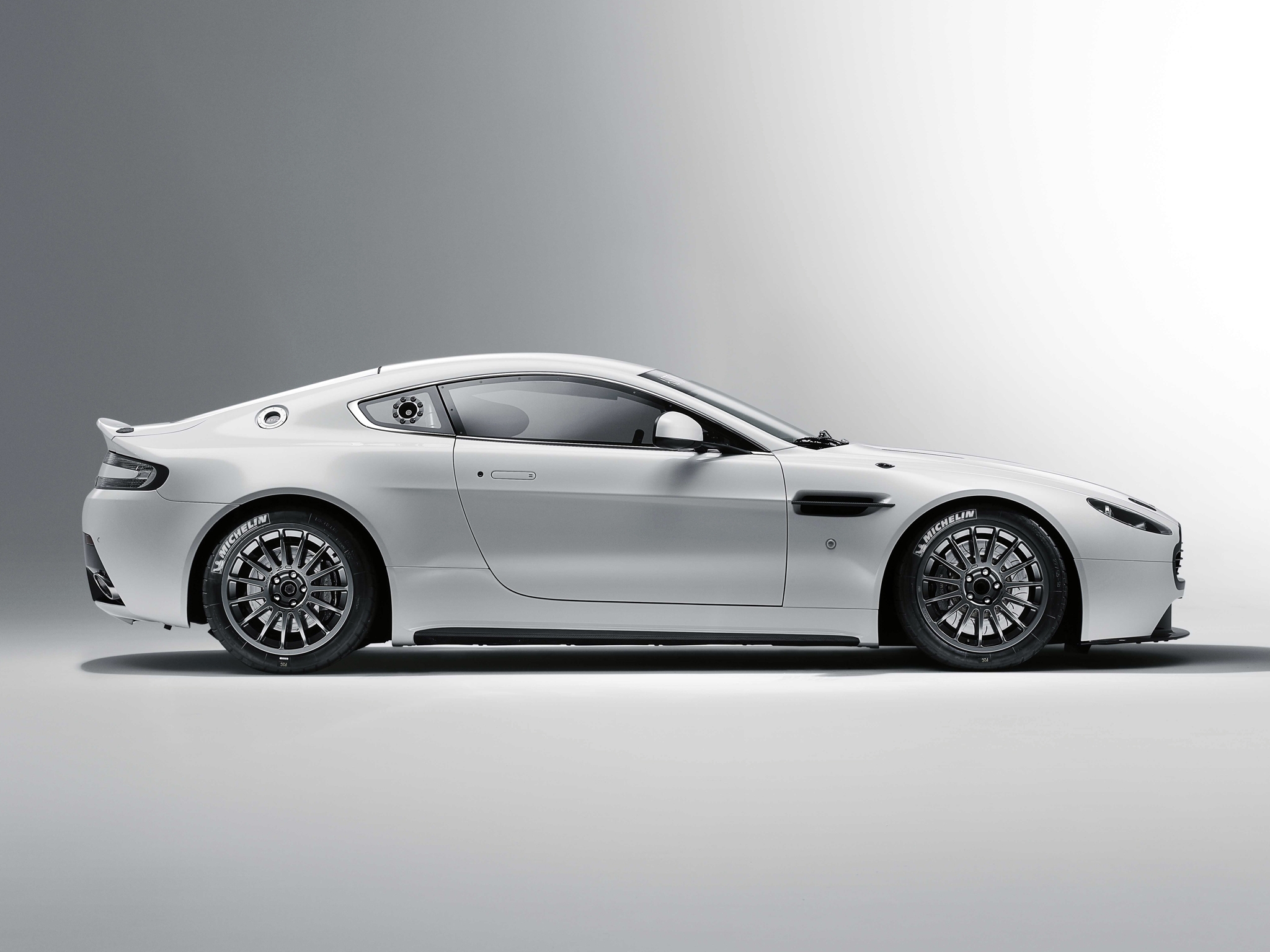 aston martin, cars, white, side view, style, 2010, v8, vantage iphone wallpaper