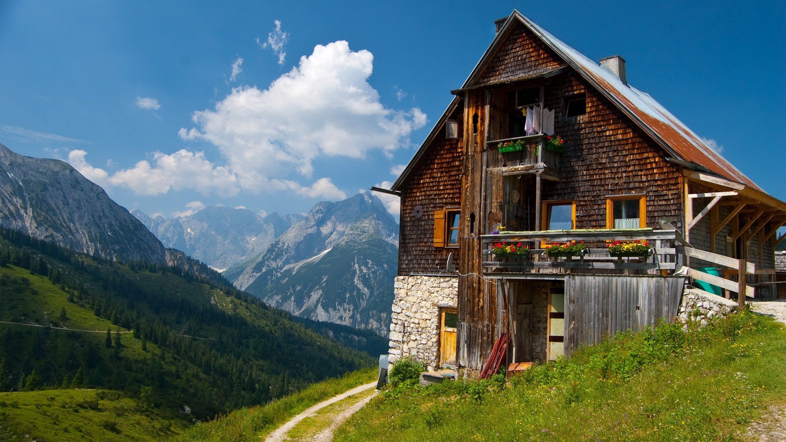 Обои дом в горах