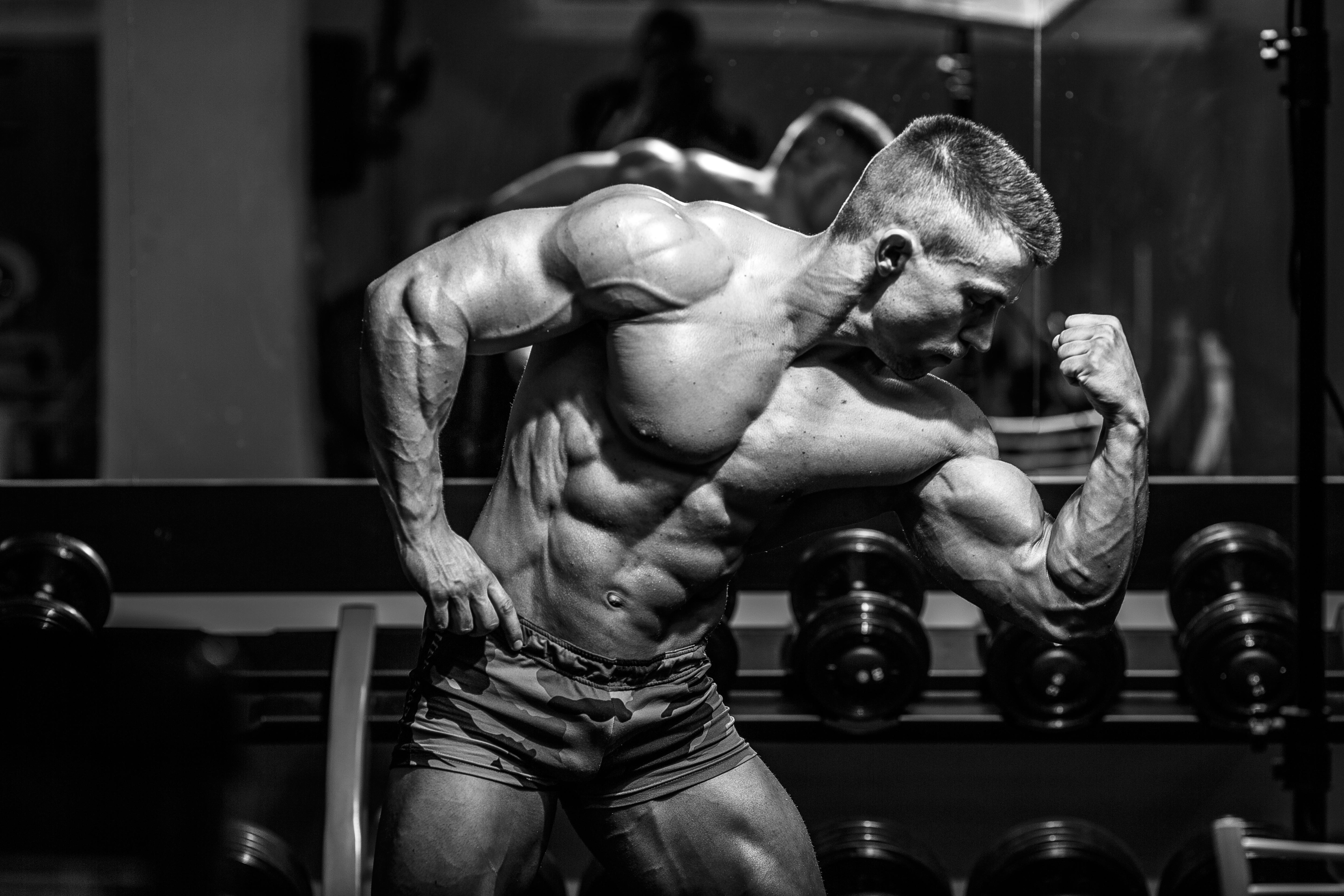 Cool Wallpapers gym, muscle, sports, bodybuilding, black & white, bodybuilder