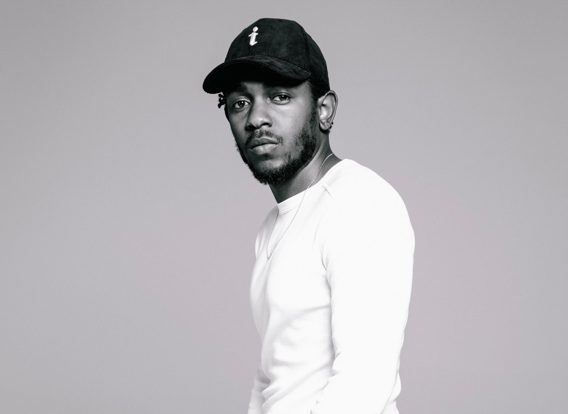 Download Kendrick Lamar In City Landscape Wallpaper