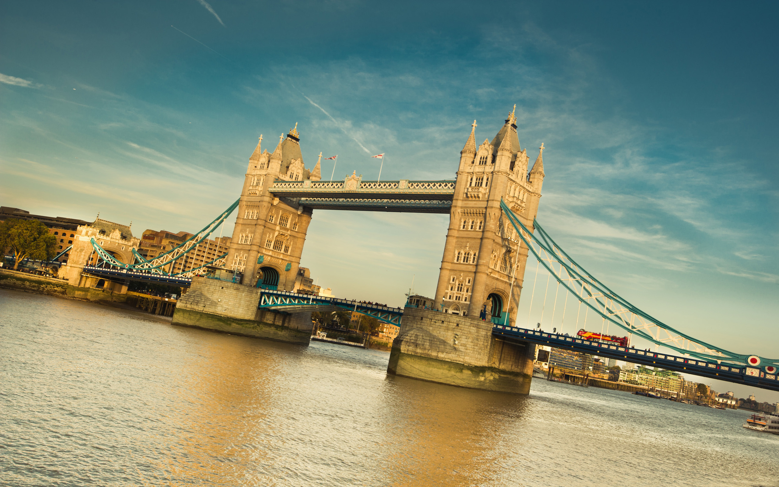 Free download wallpaper London, England, Tower Bridge, Man Made on your PC desktop