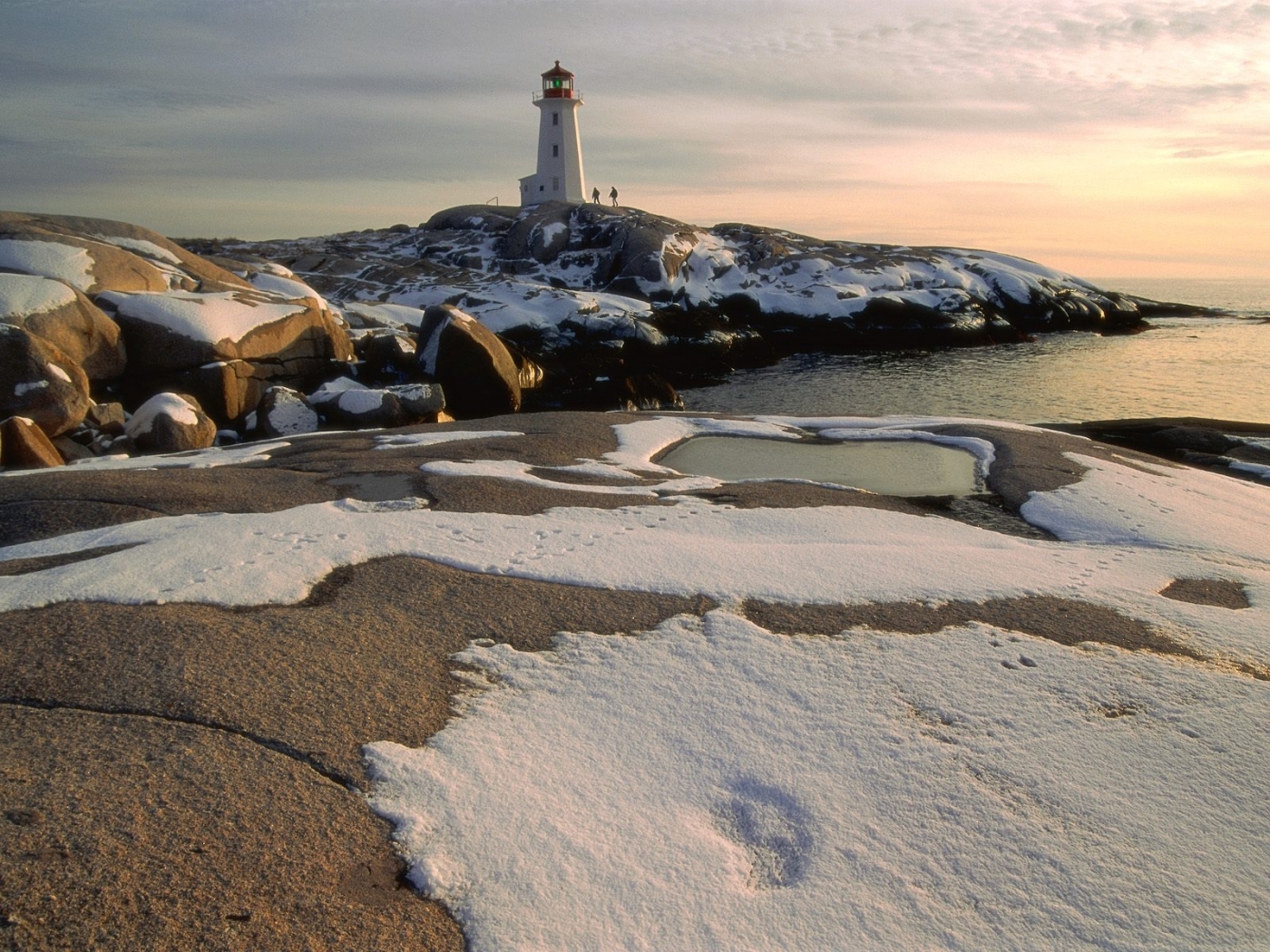 Download mobile wallpaper Snow, Sea, Landscape, Lighthouses for free.