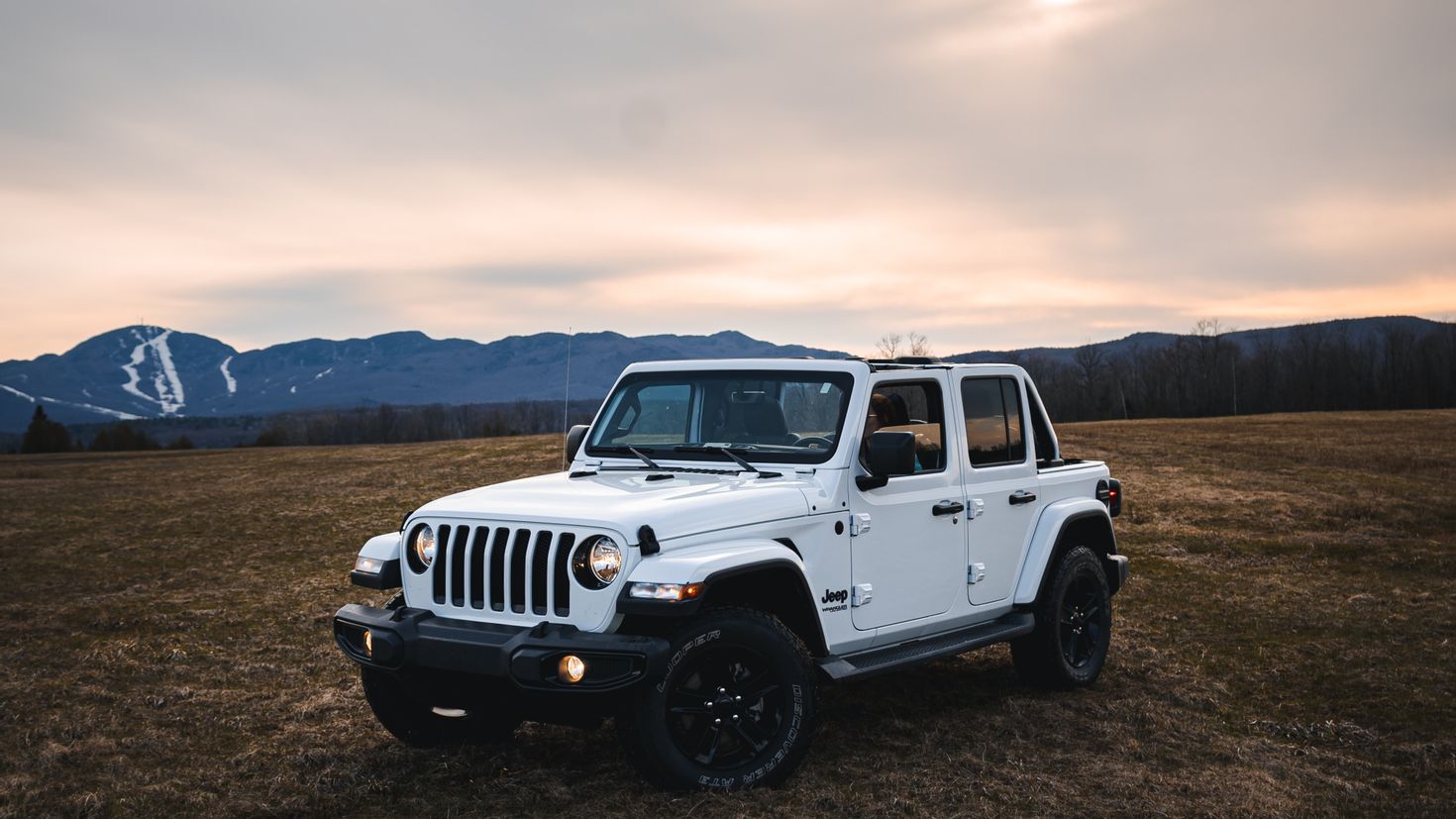 Jeep Wrangler Р±РµР»С‹Р№