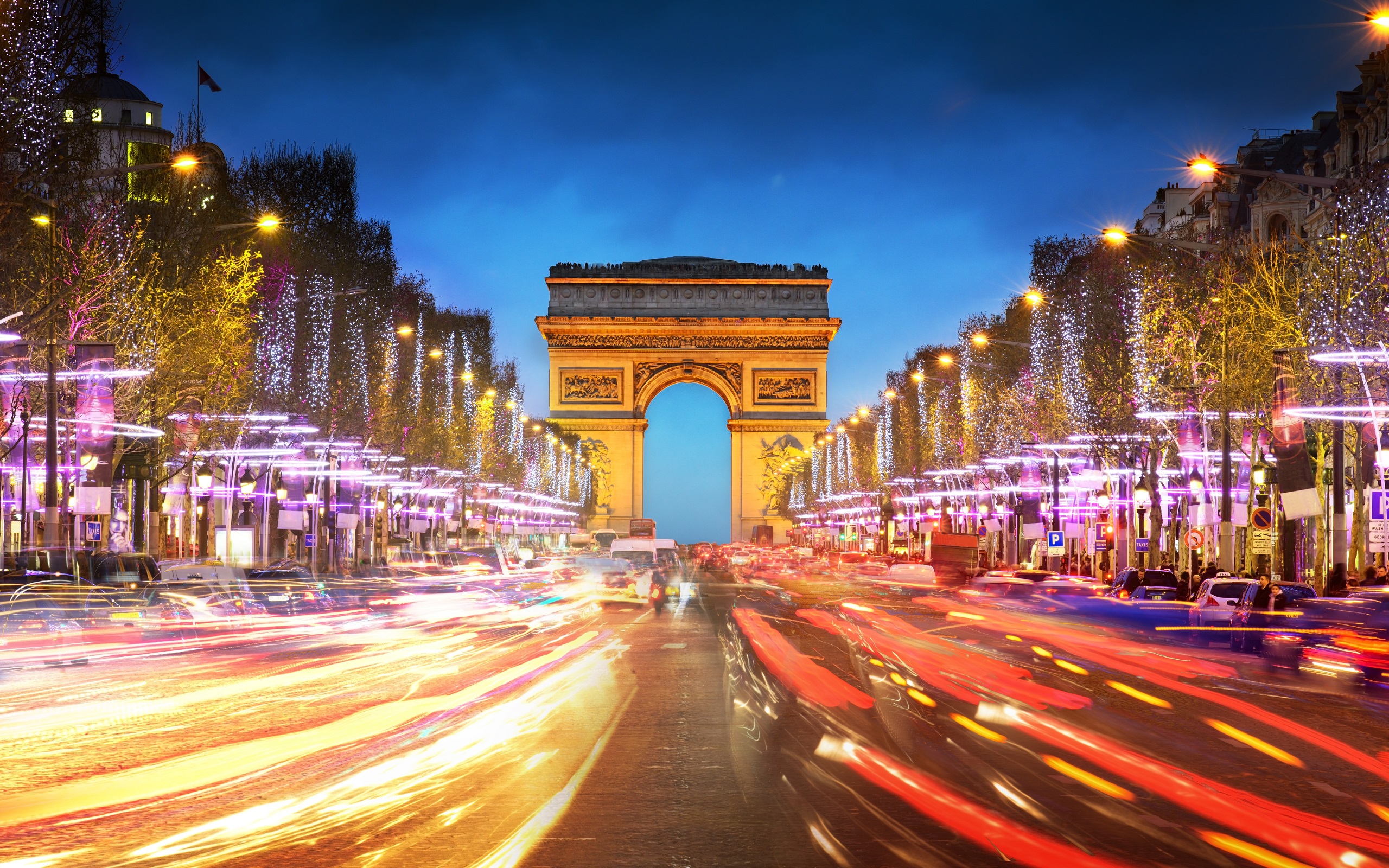 Париж Елисейские поля и Триумфальная арка