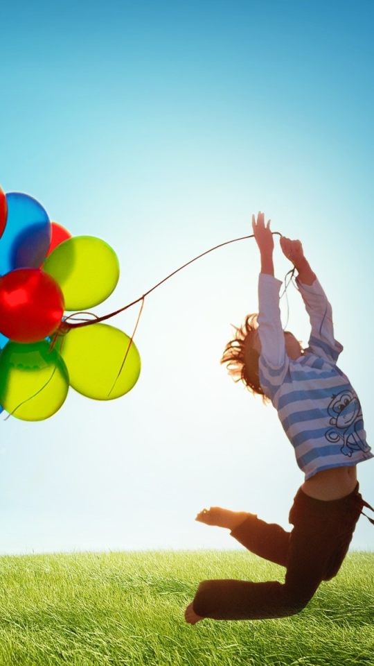 Воздух для телефона. Мотивационные картинки с шарами. Весенние картинки с шариками на аву. Дети с шарами фото яркое художественное. Воздушные шары фото на айфон.