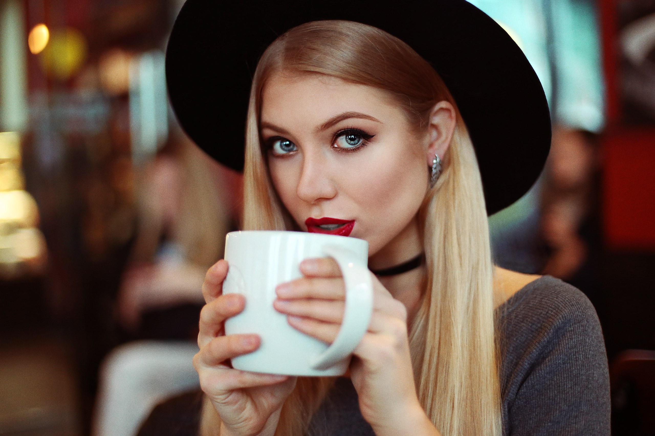 фото блондинок с кофе