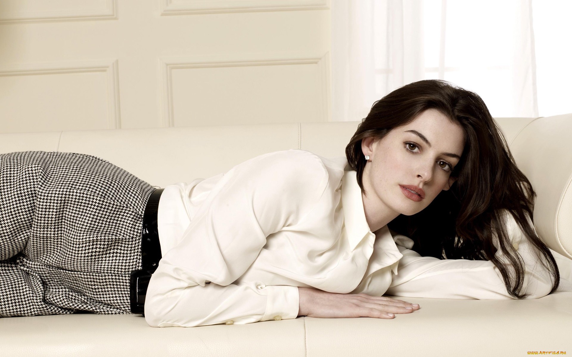 HD wallpaper: Anne Hathaway 09, anne hathaway | Wallpaper Flare
