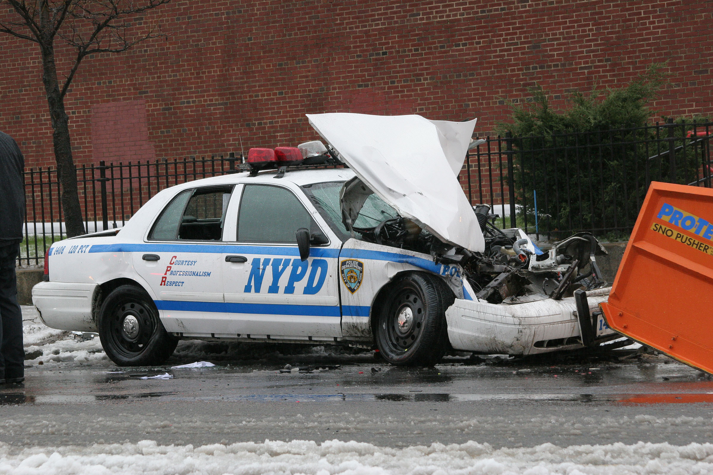 Русский car crash. Разбитая Полицейская машина США.