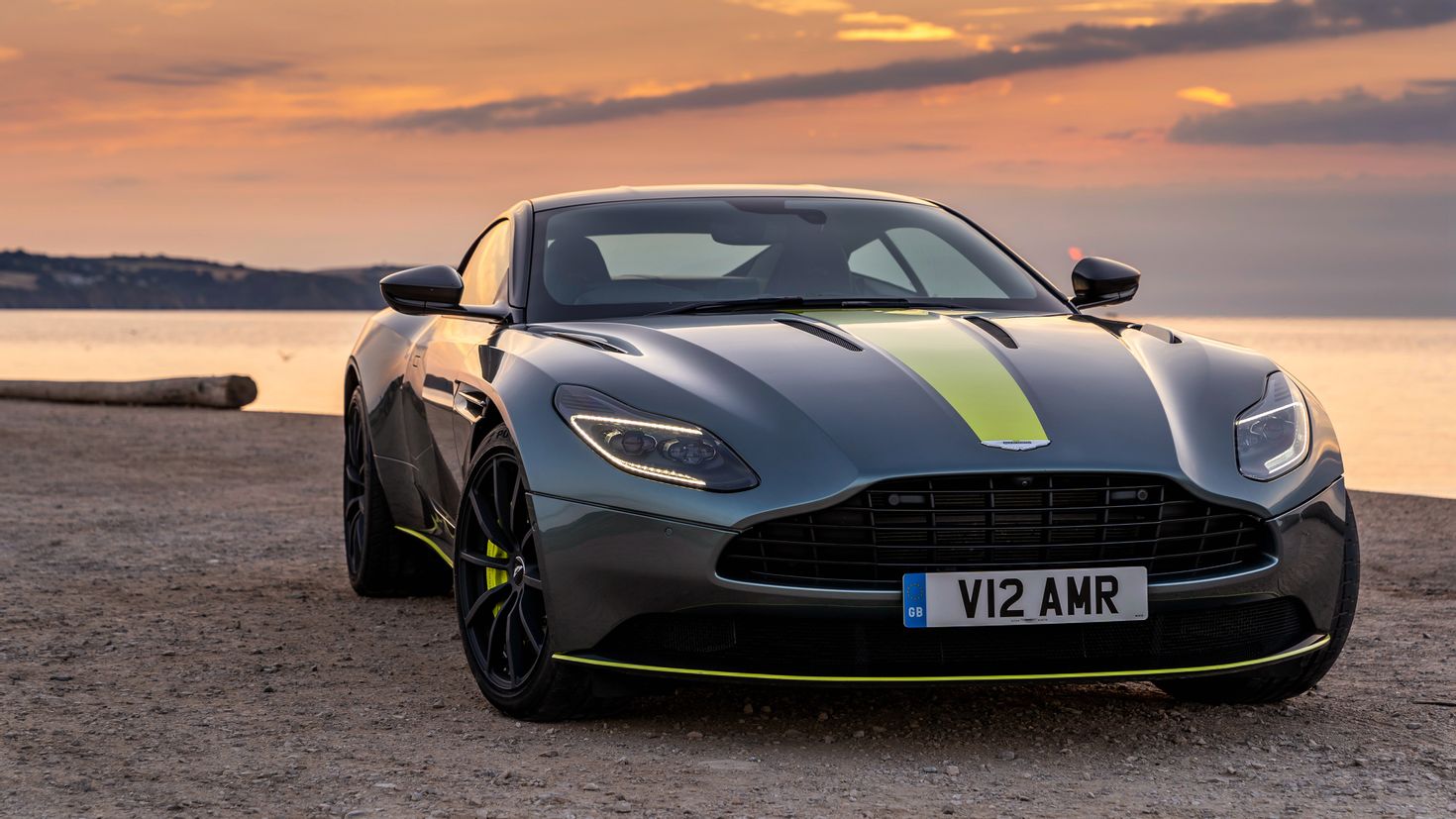 Aston martin db11. Автомобиль Aston Martin db11. Астон Мартин db11. Астон Мартин 2018. Aston Martin db11 Amr.