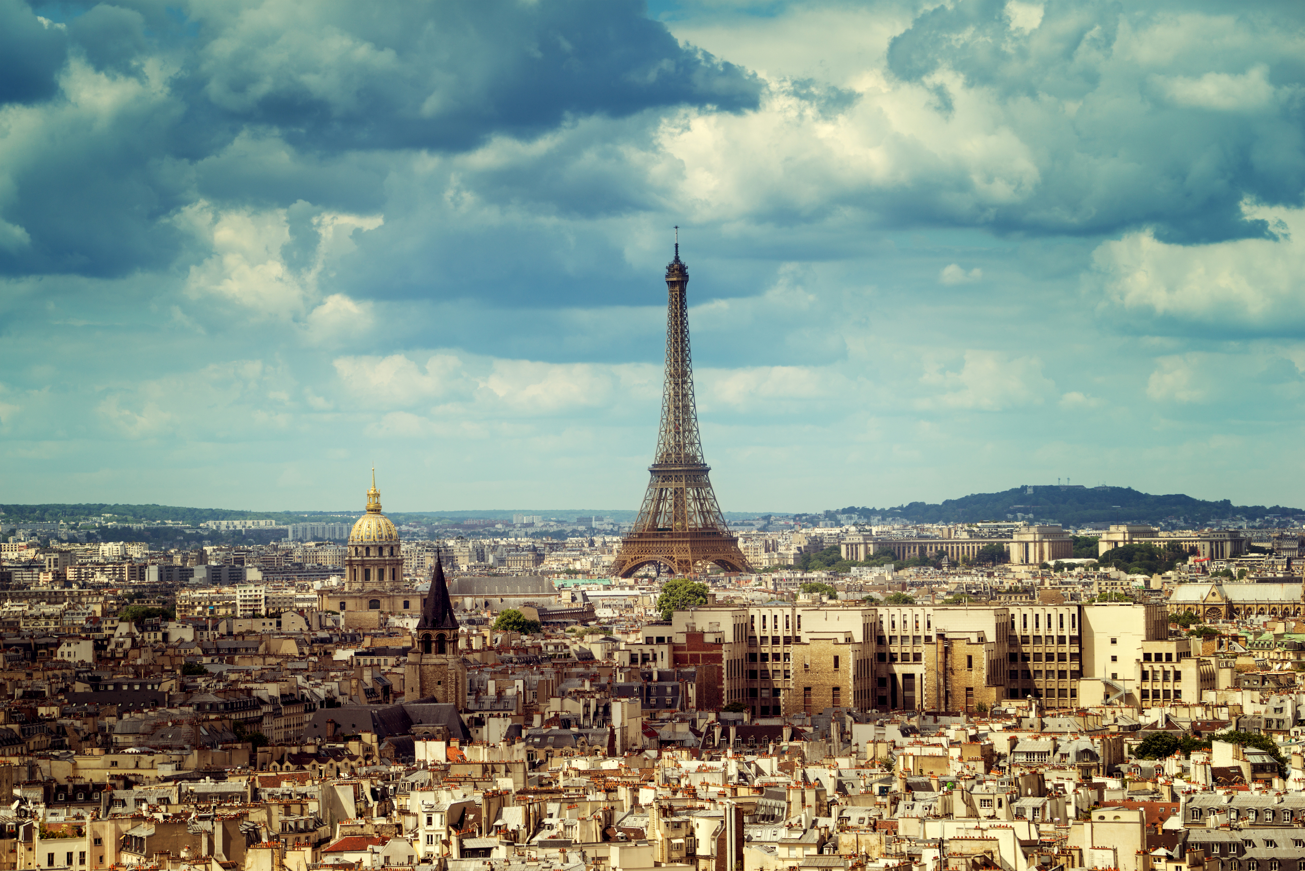 Париж Эйфелева башня вид с города