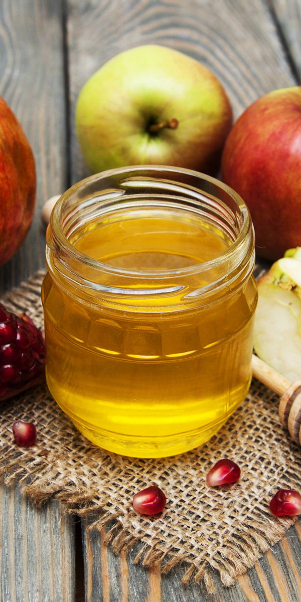 Фрукты орехи мед. Яблоки с медом. Яблоки мед орехи. Яблочный и медовый спас. Натюрморт Спасы яблочный мед орехи.