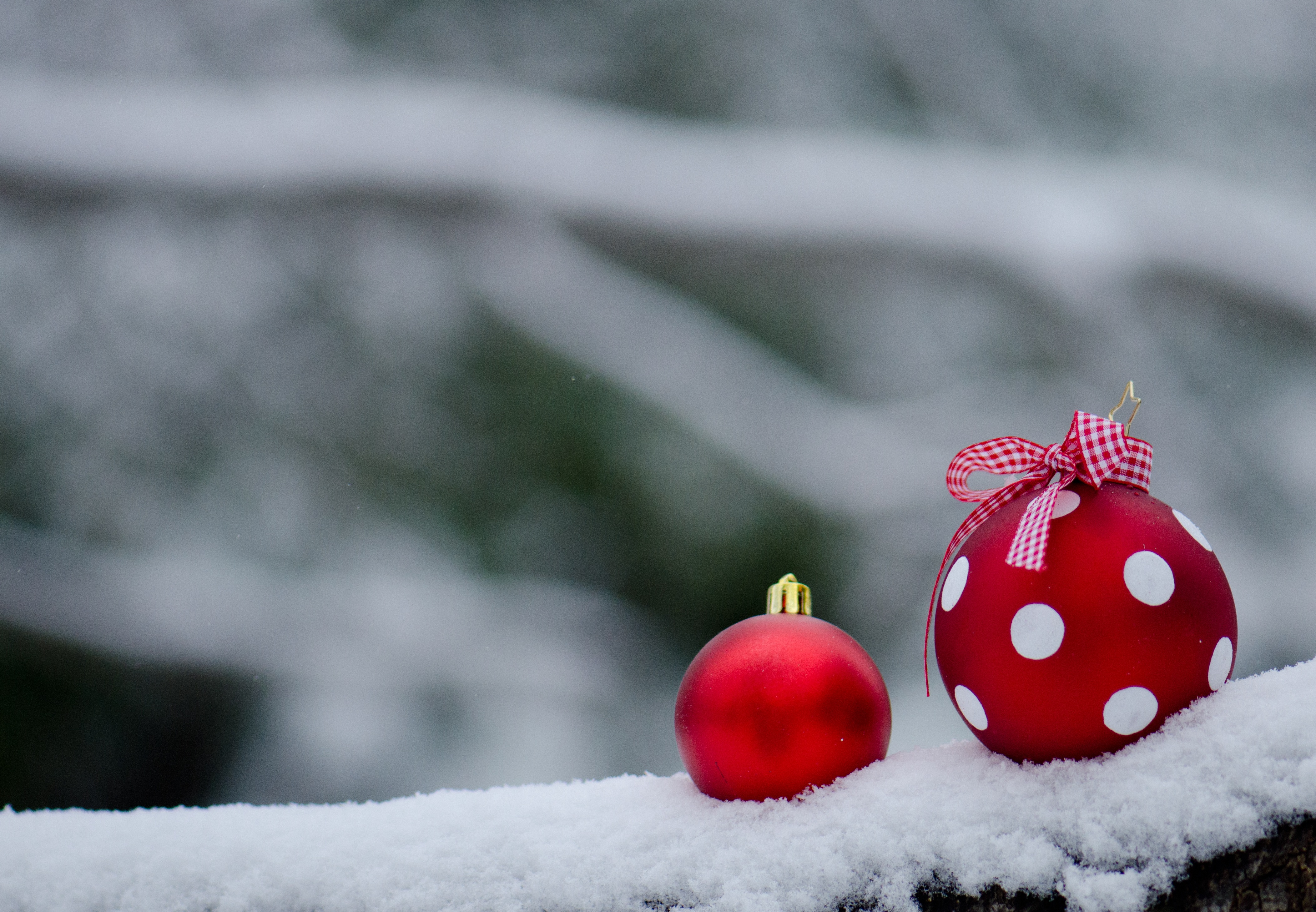 Скачати мобільні шпалери Сніг, Різдво, Свято, Різдвяні Прикраси, Фенечка безкоштовно.