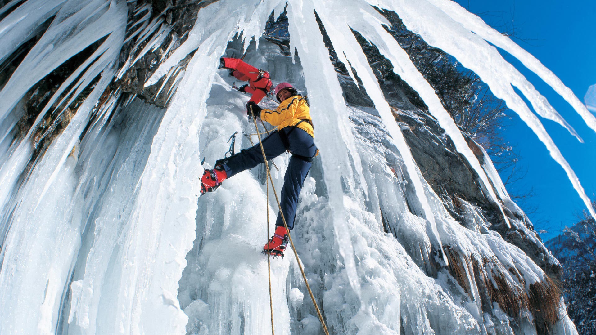 Ice climbing фото