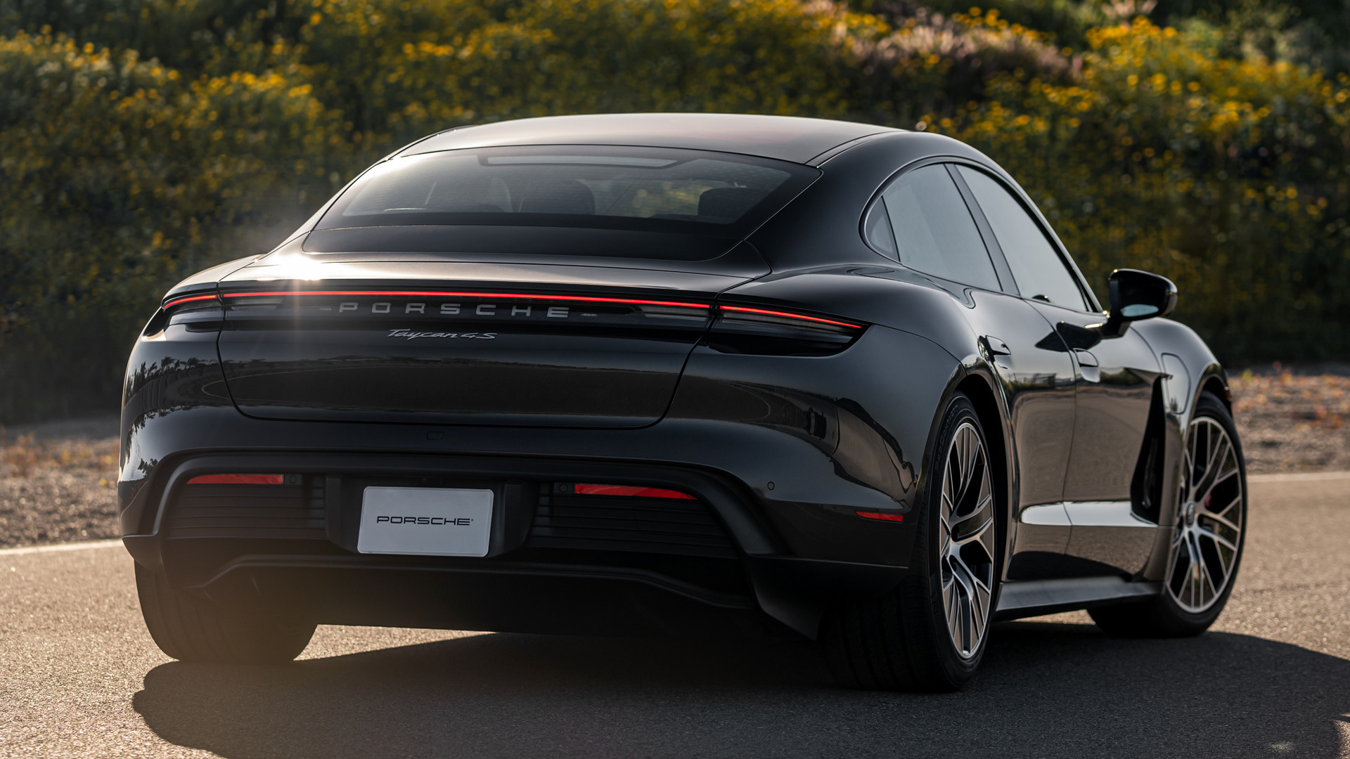 Porsche Taycan Turbo s 2020