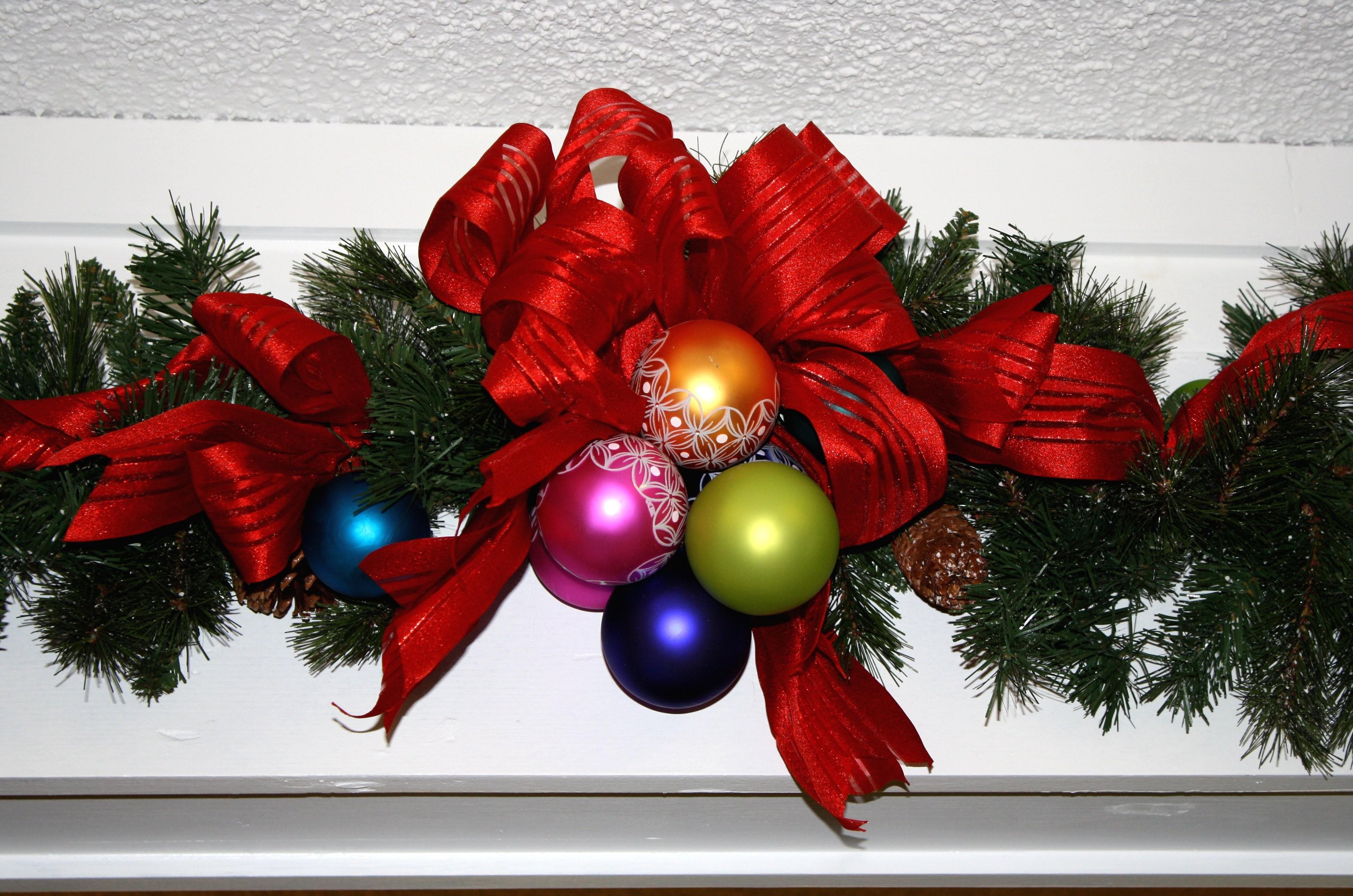 Téléchargez des papiers peints mobile Aiguilles, Arc, Décorations De Noël, Jouets D’Arbre De Noël, Décoration, Fêtes, Nouvel An, Noël gratuitement.
