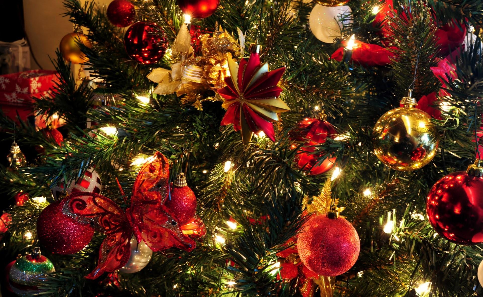 Handy-Wallpaper Spielzeug, Neues Jahr, Girlande, Garland, Neujahr, Urlaub, Weihnachtsbaum, Feiertage, Weihnachten kostenlos herunterladen.