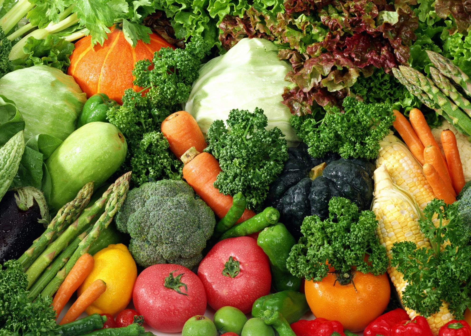 Большим разнообразием видов разнообразными цепями питания. Овощи. Продукты овощи. Овощи разные. Овощи и зелень.