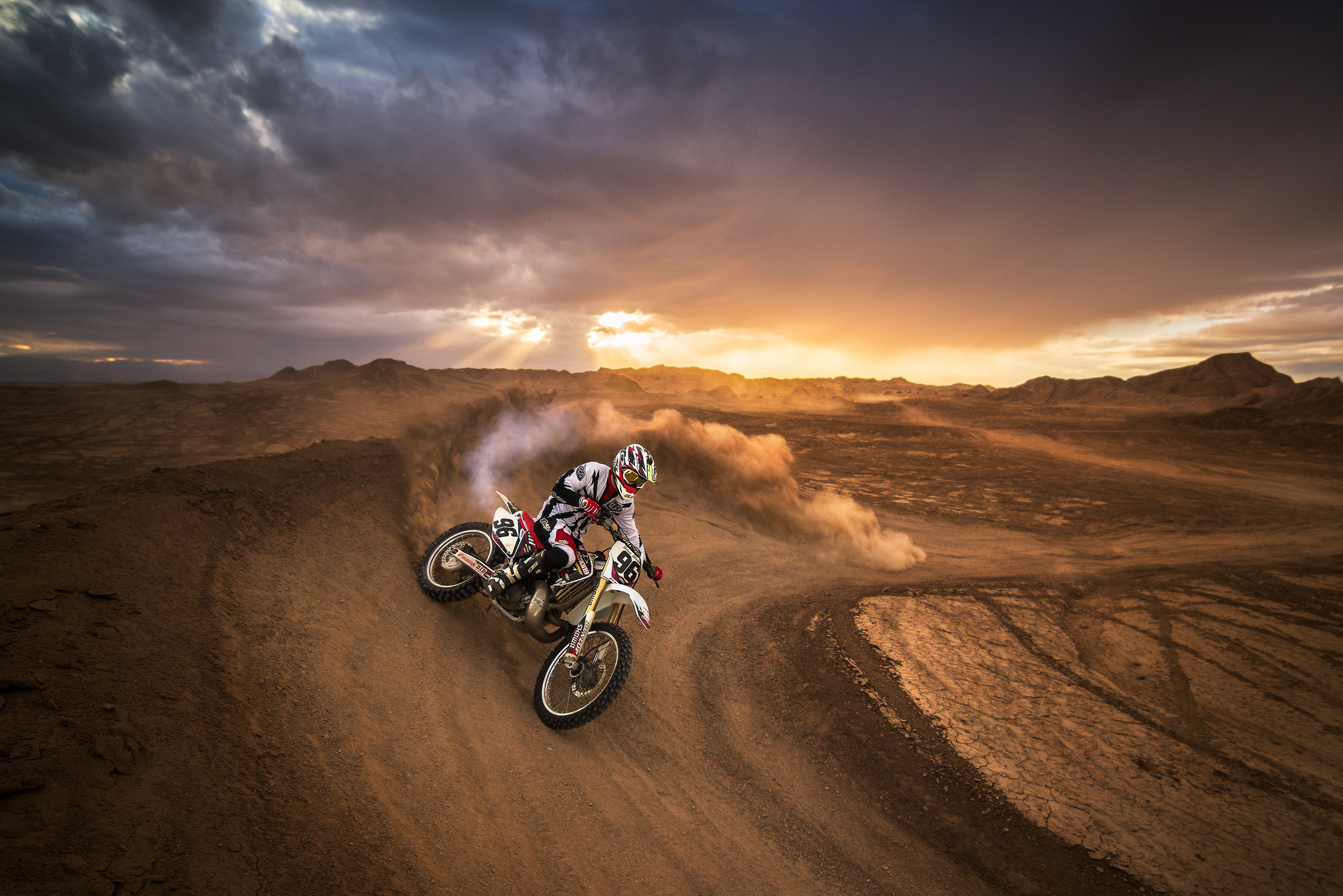 740033 Hintergrundbild herunterladen sport, moto cross, schmutz, landschaft, motorrad - Bildschirmschoner und Bilder kostenlos