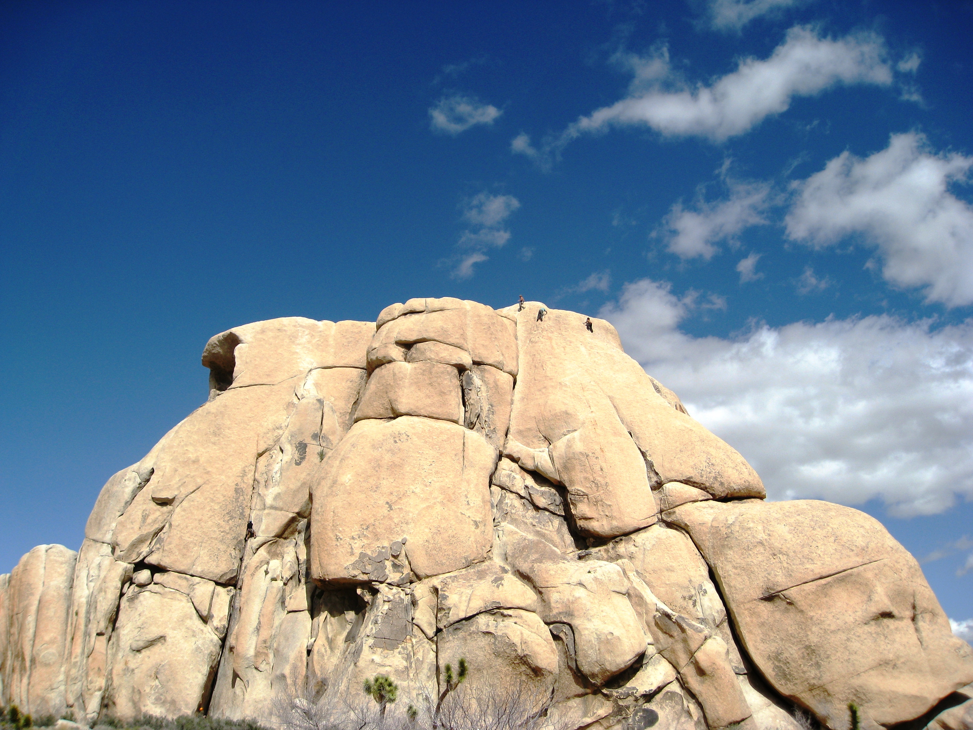 Камень земли. Earth Rock. Rock in Earth.