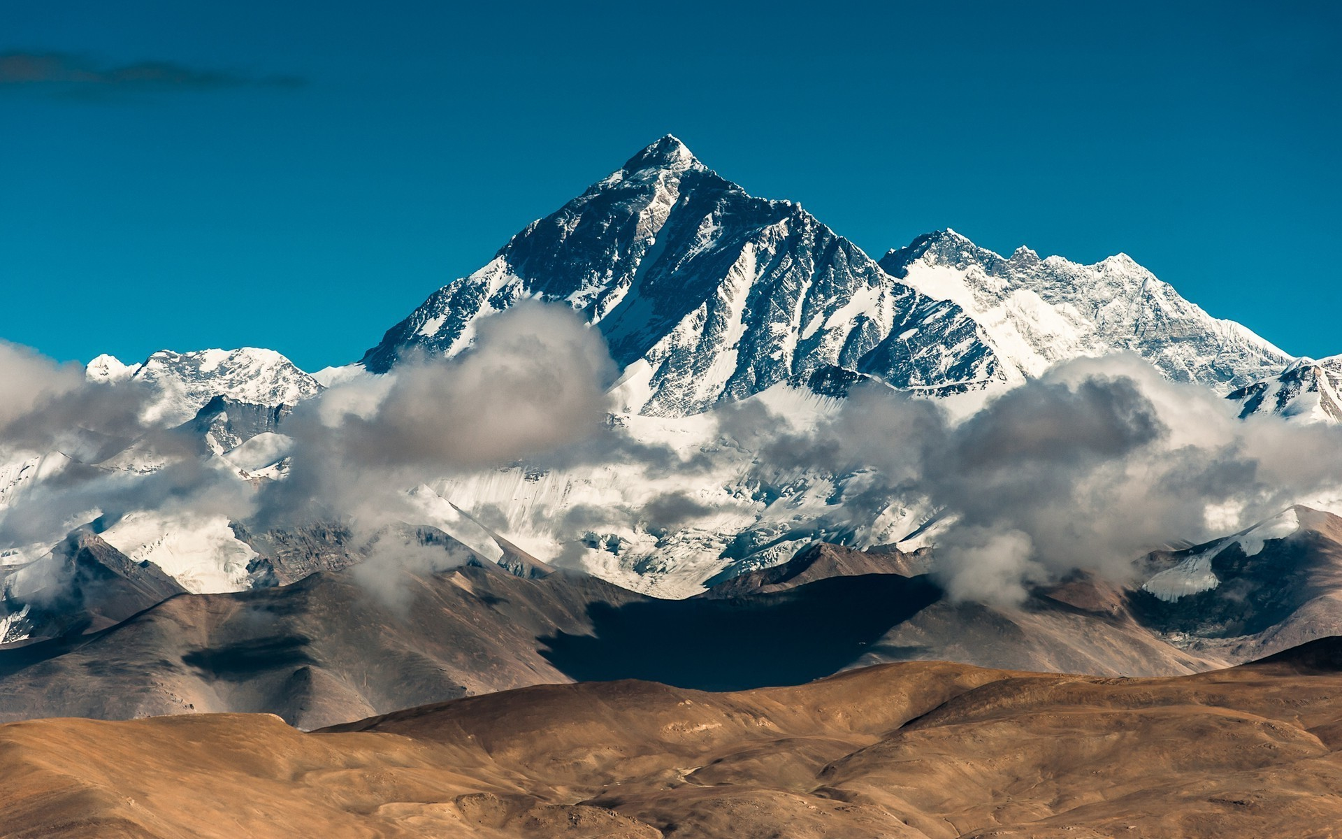 Mount Everest HD Smartphone Background