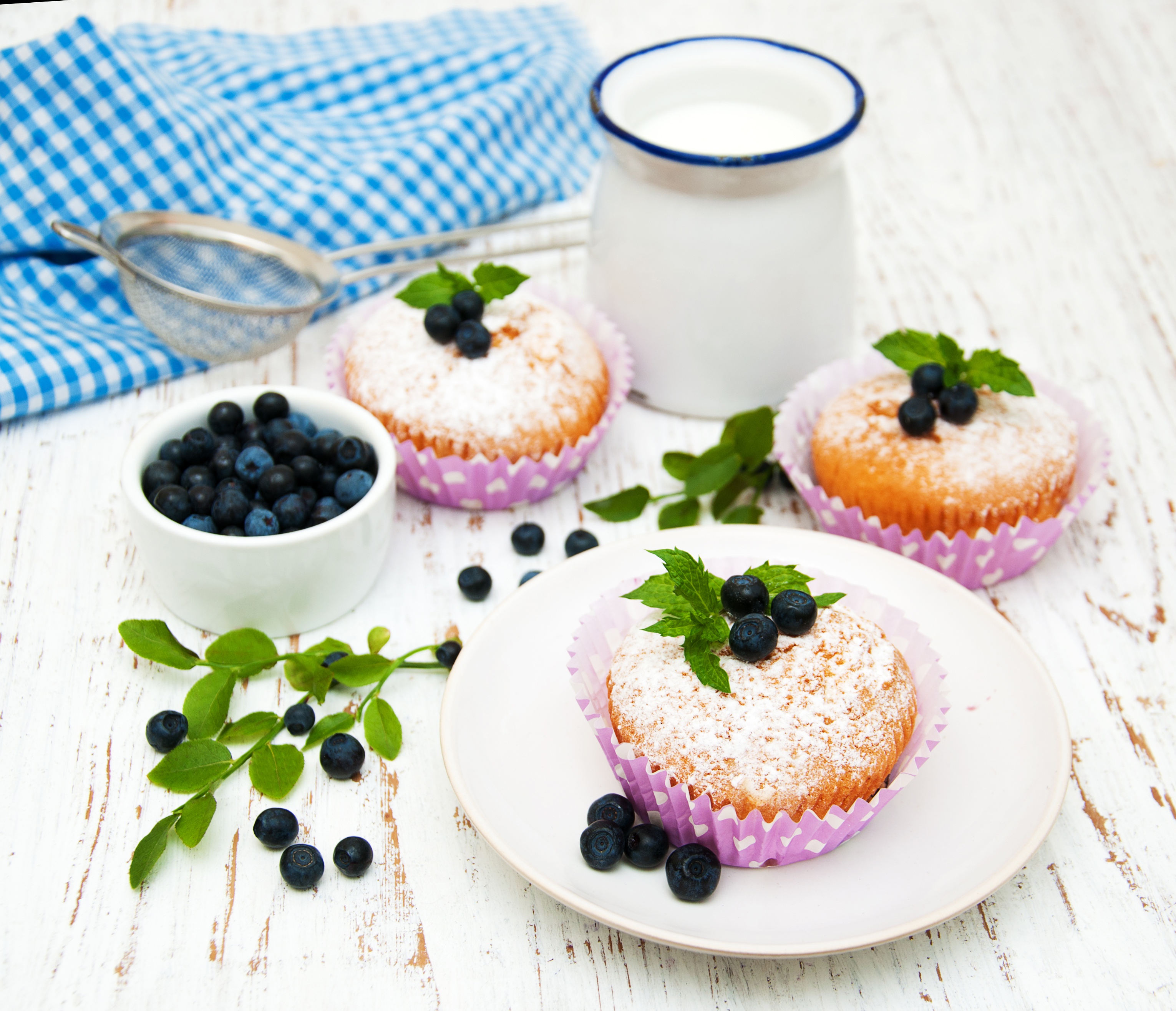 Free download wallpaper Food, Blueberry, Still Life, Berry, Fruit, Baking, Muffin, Milk on your PC desktop