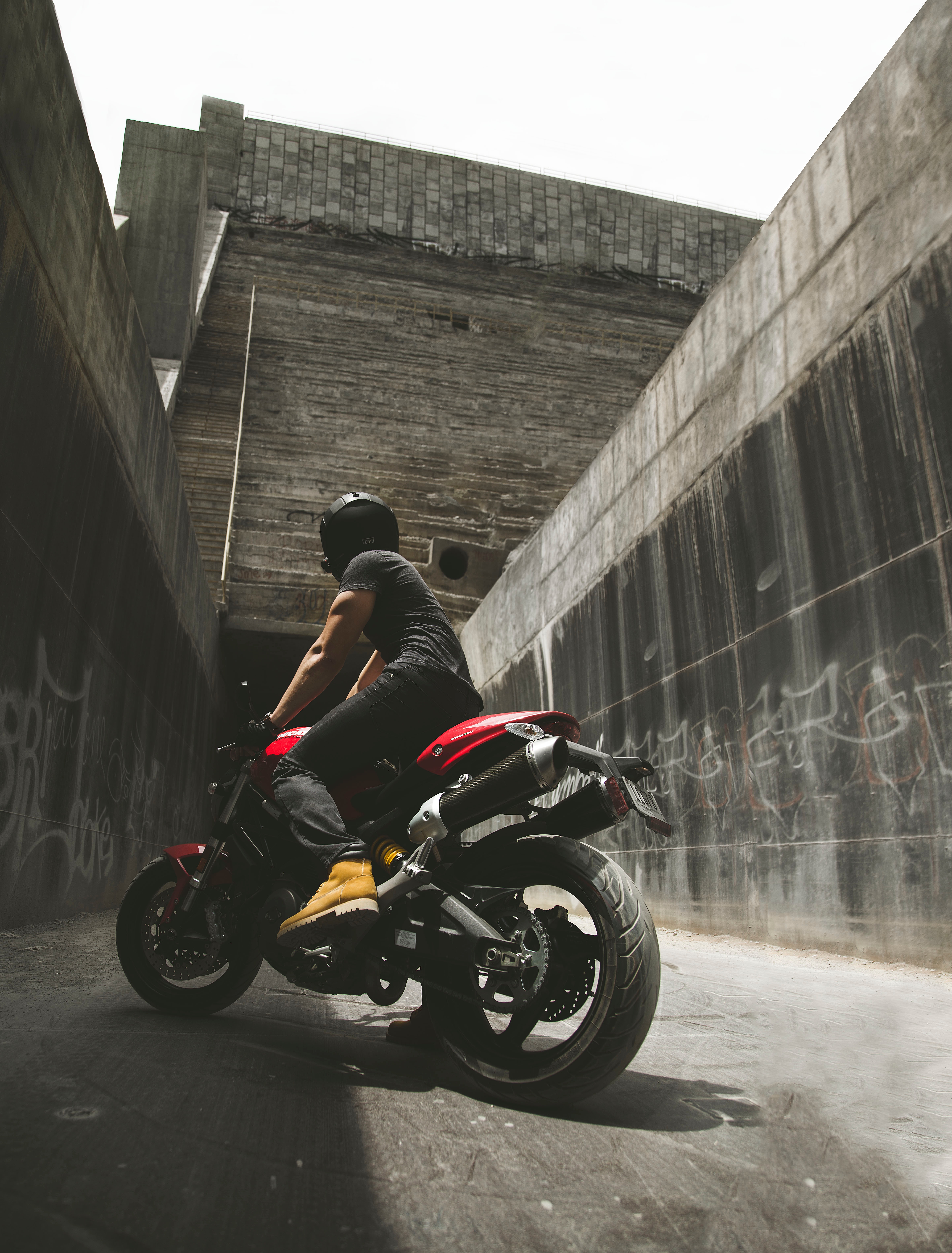 concrete, walls, motorcycles, motorcyclist, helmet, motorcycle