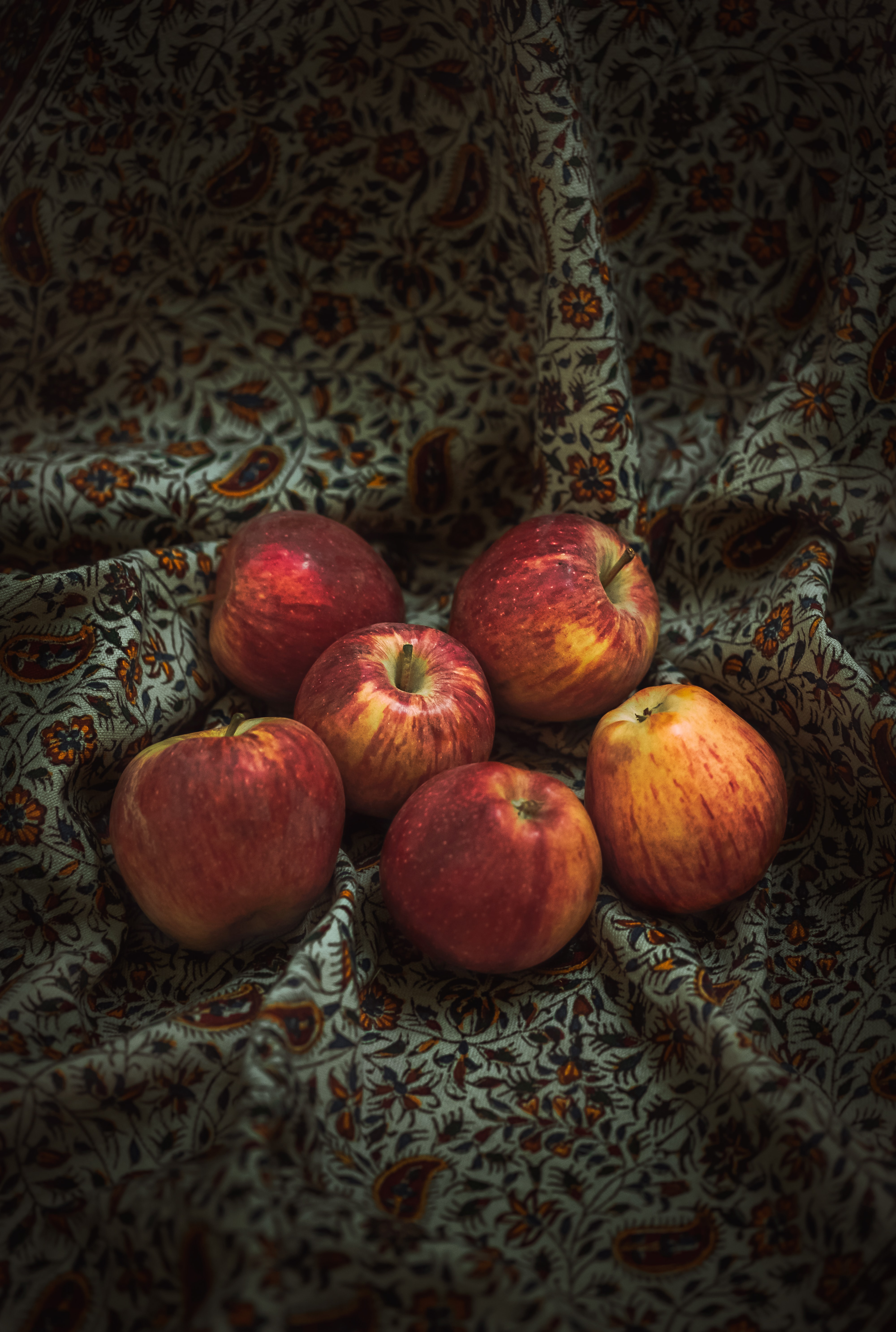68585 скачать картинку яблоки, фрукты, еда, красный, урожай - обои и заставки бесплатно