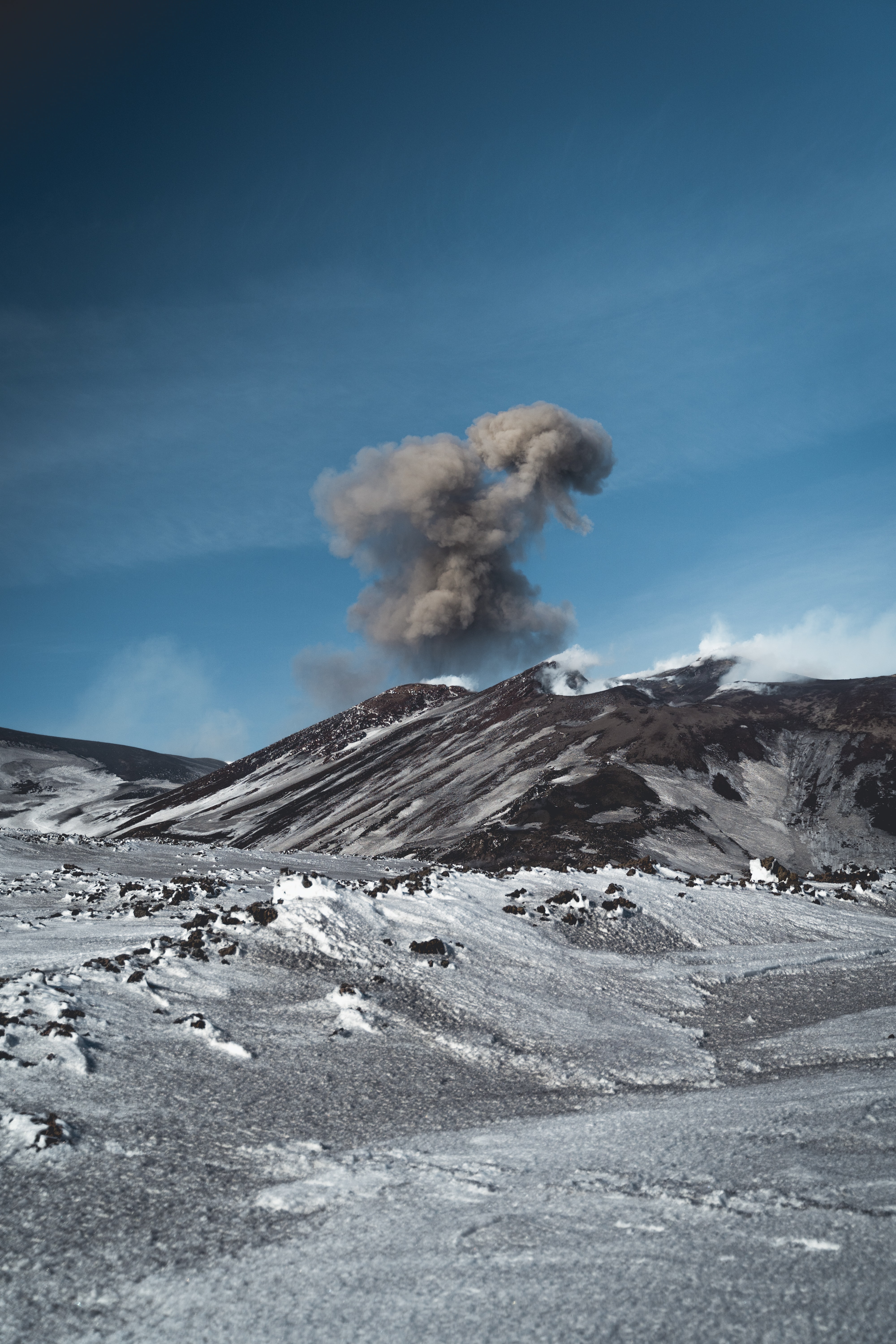 143749 Hintergrundbild herunterladen natur, berg, wolke, cloud, vulkan, asche, ash - Bildschirmschoner und Bilder kostenlos