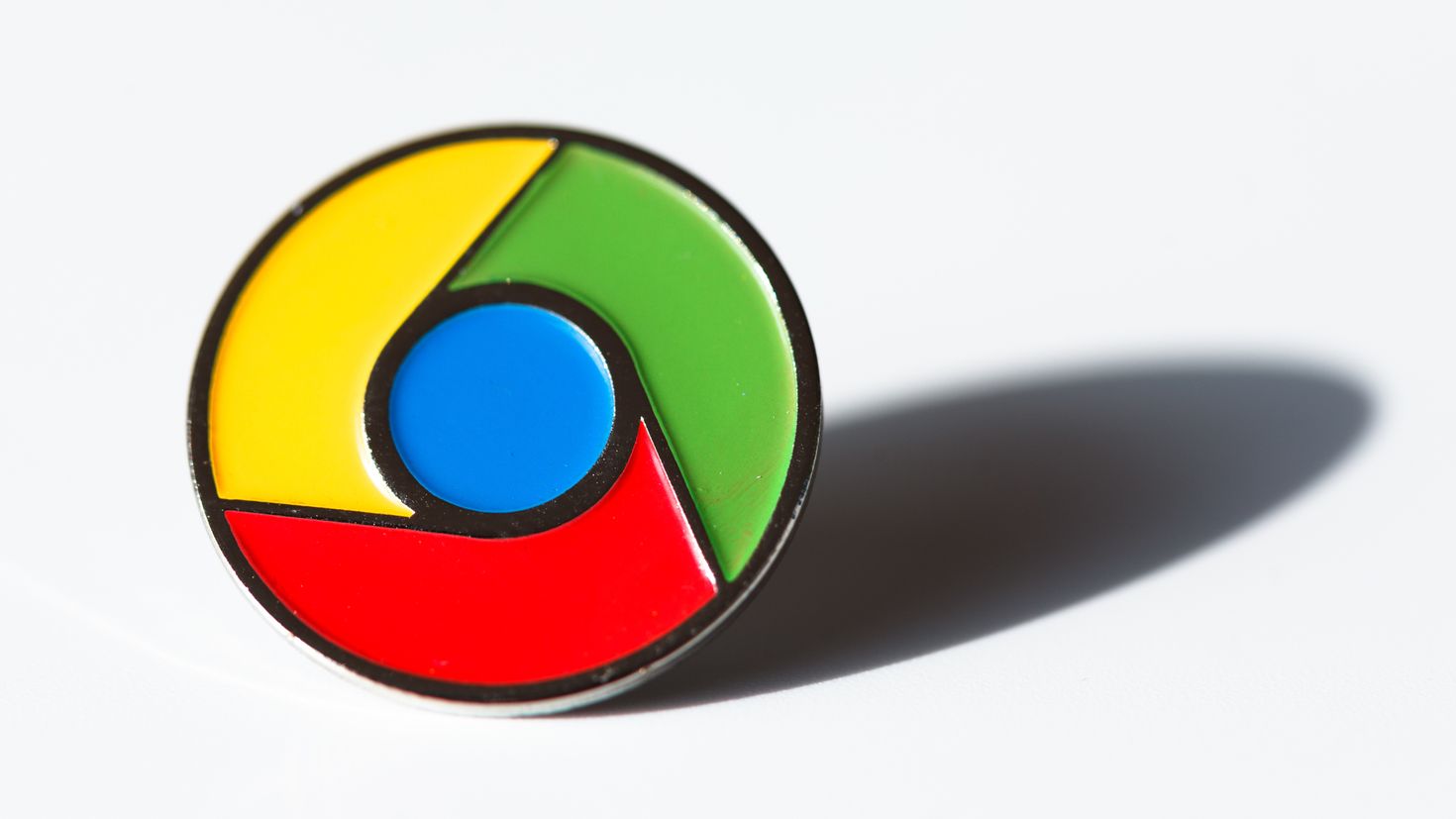 Google chrome 18. Хром. Google Chrome. Ребрендинг гугл хром. Хром логотип ребрендинг.