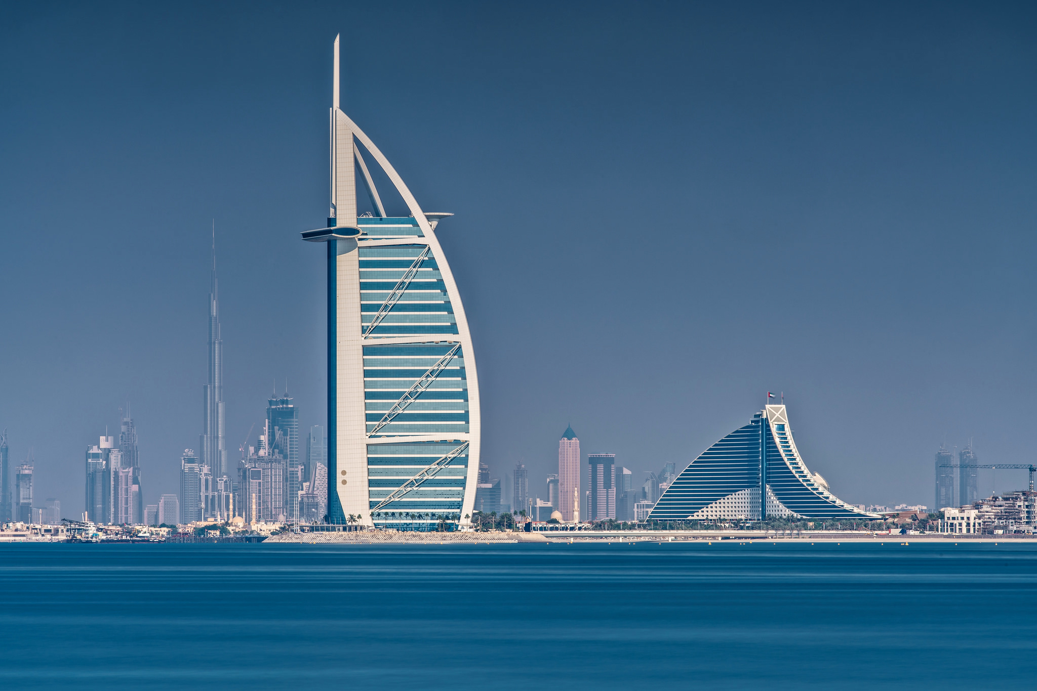 814113 Bild herunterladen menschengemacht, burj khalifa, gebäude, dubai, hotel, wolkenkratzer, vereinigte arabische emirate - Hintergrundbilder und Bildschirmschoner kostenlos