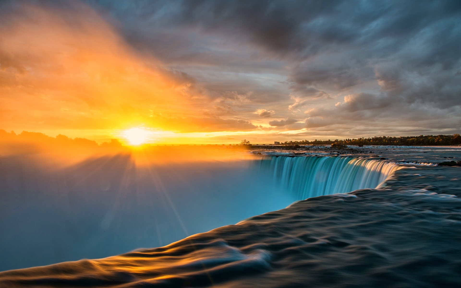 Ниагарский водопад солнце