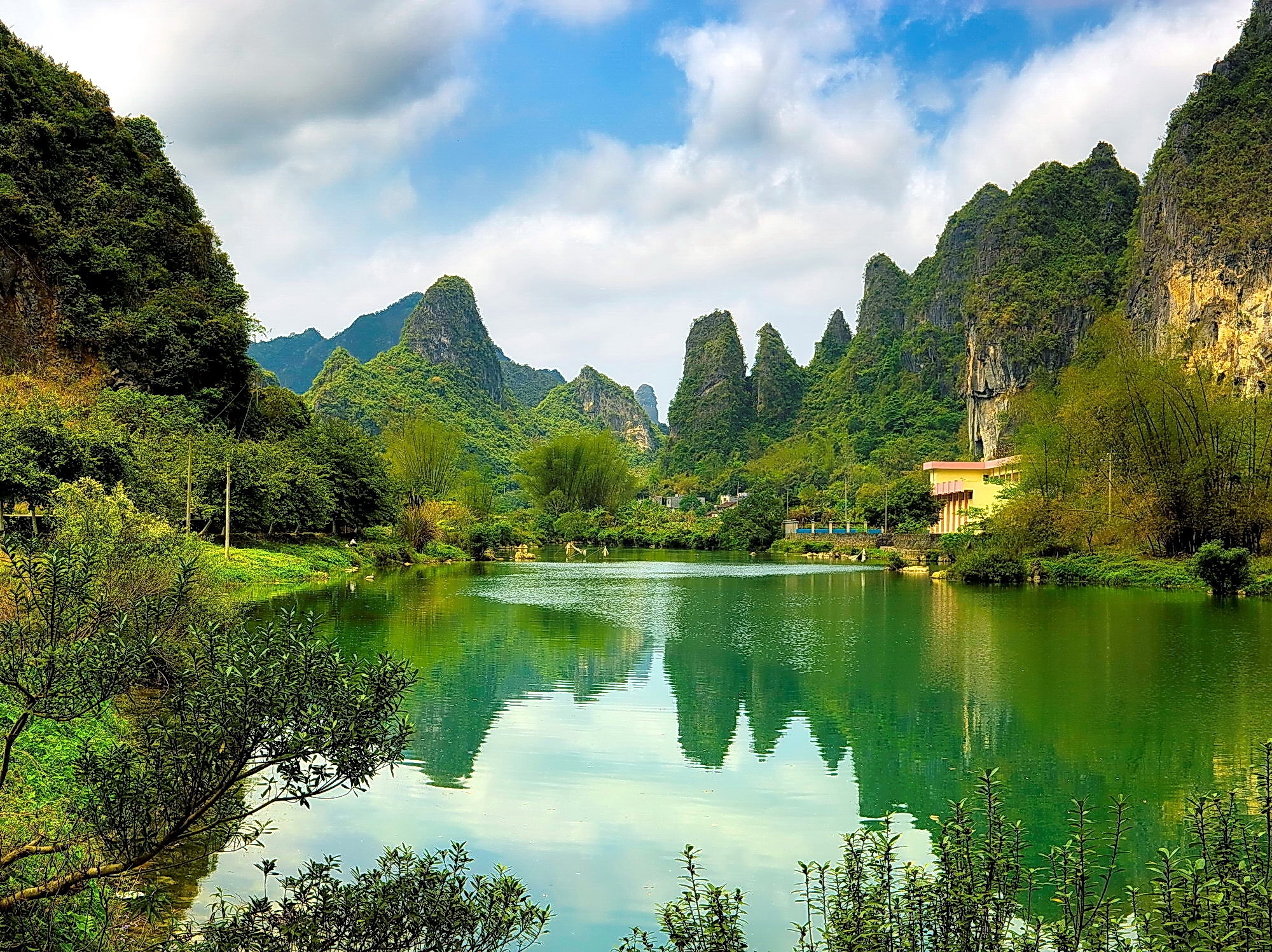surface, water, china, pond, nature, mountains, shore, shores, woods, scaffolding Full HD