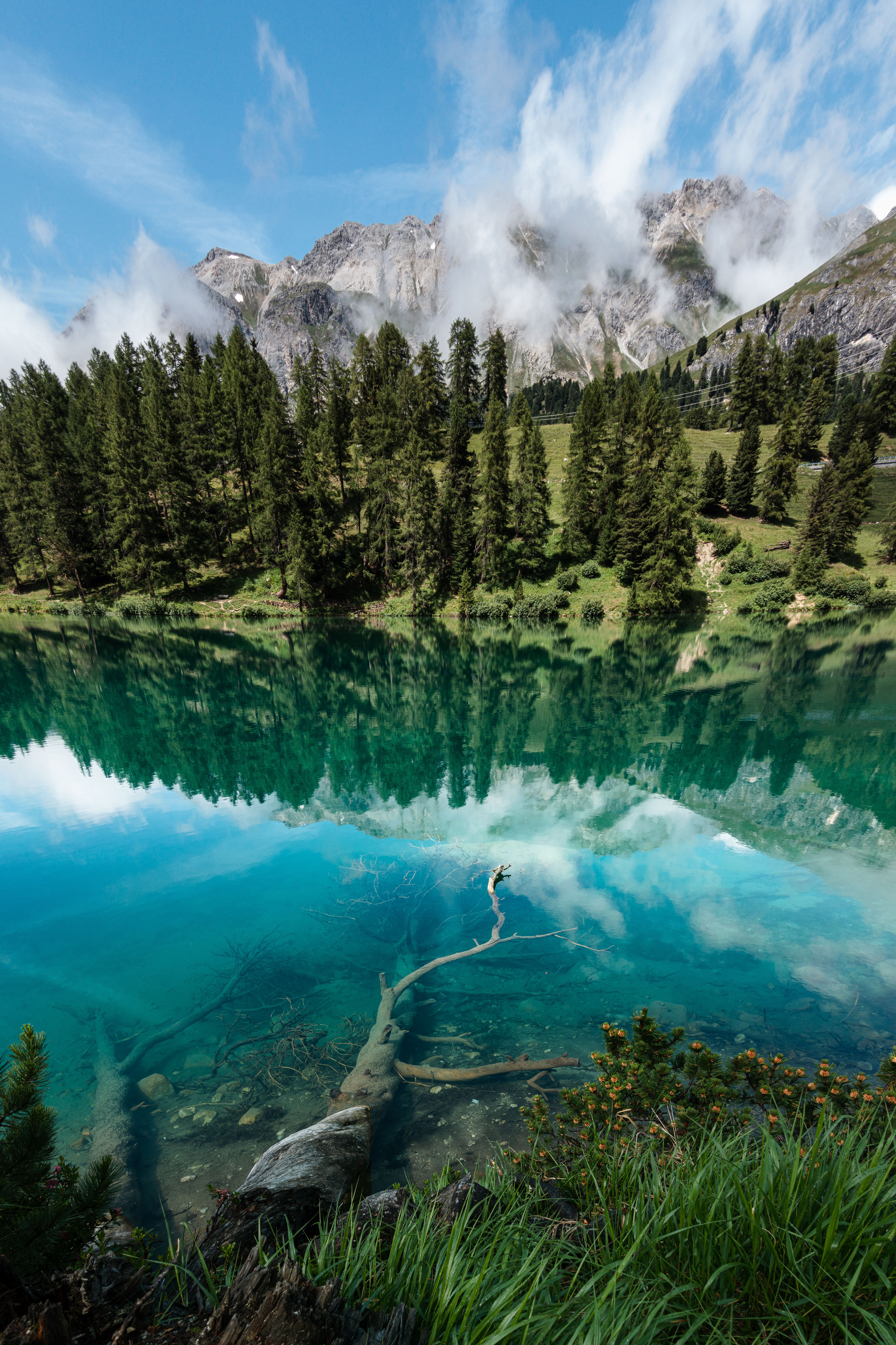 149756 descargar fondo de pantalla reflexión, naturaleza, árboles, montañas, lago, orilla, banco: protectores de pantalla e imágenes gratis