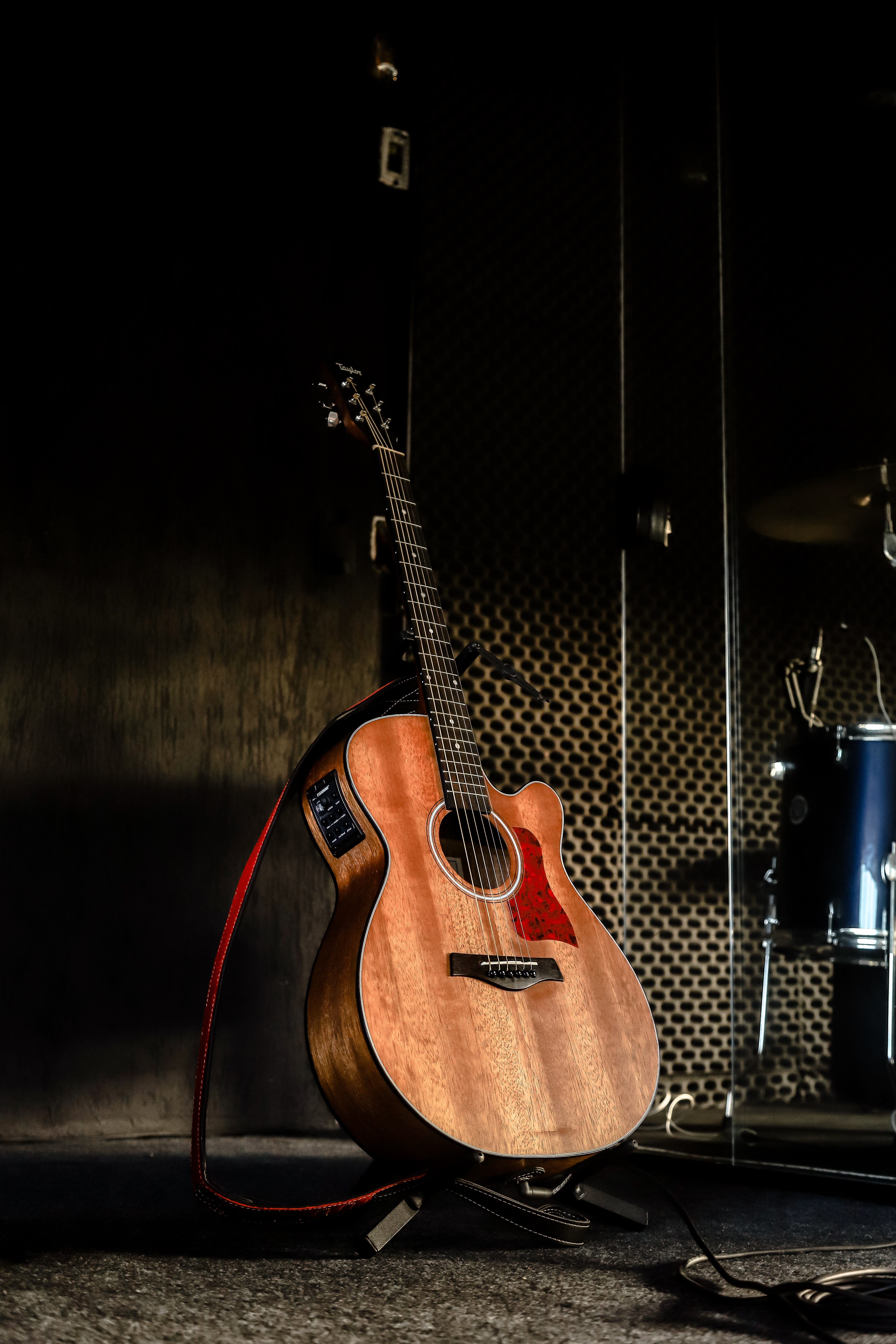 Mobile wallpaper guitar, music, acoustic guitar, musical instrument, brown