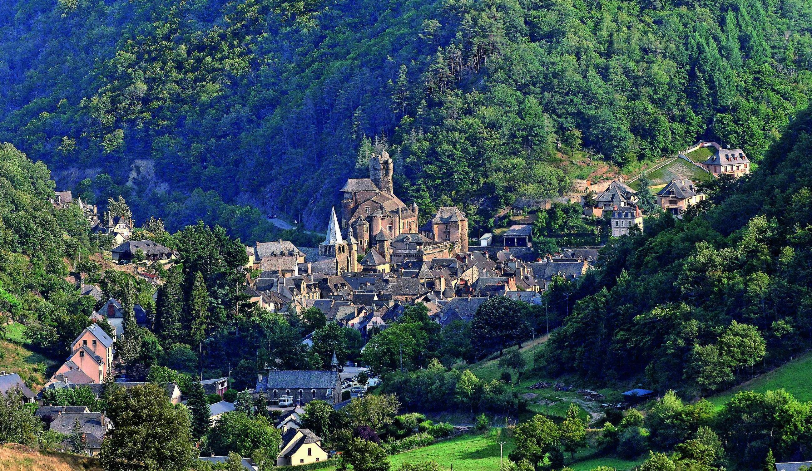 Франция создает. Estaing - Aveyron France. Бонди город во Франции. Авейрон самые красивые виды фото. Франция обои на телефон.