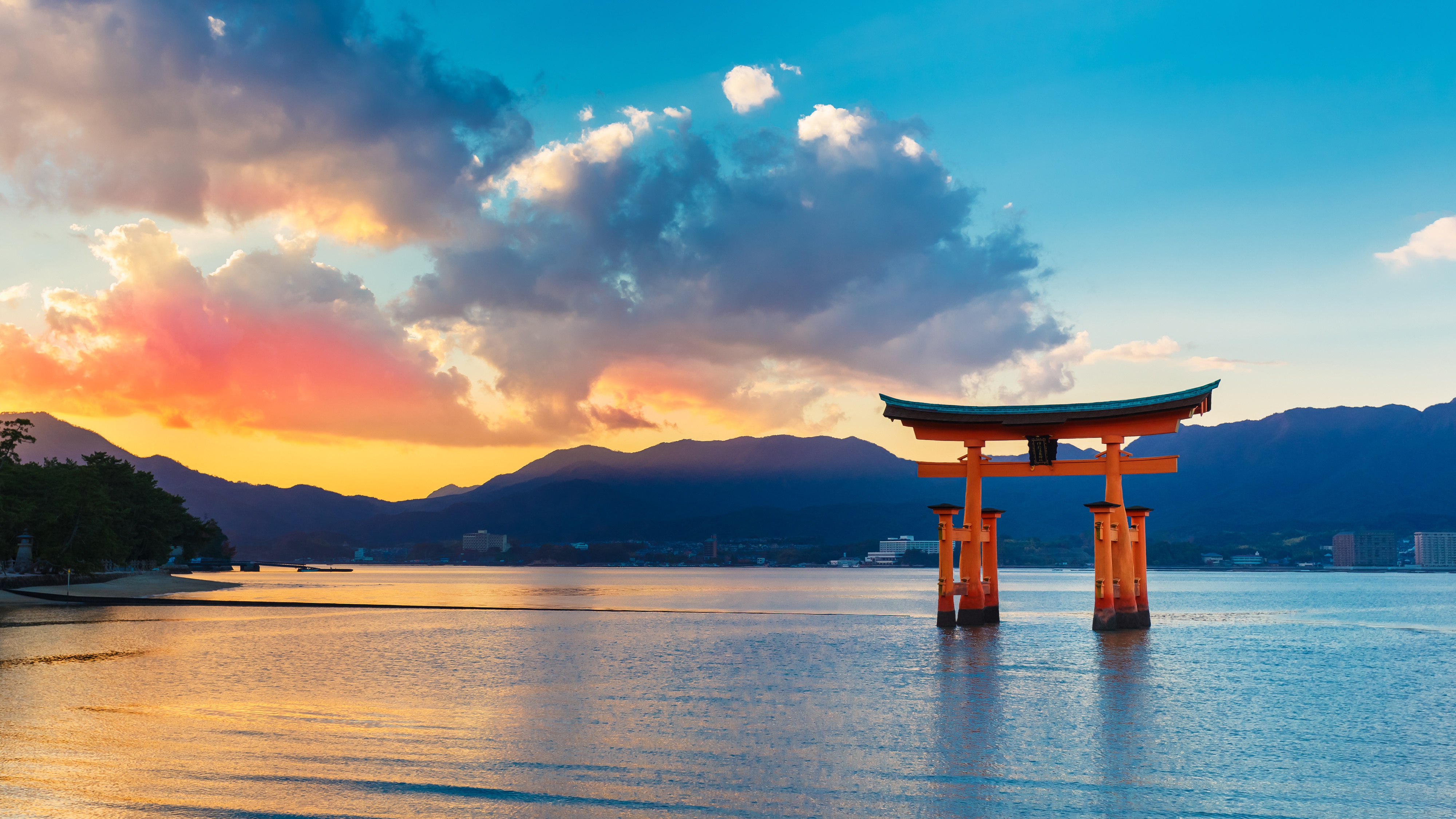 853793 Hintergrundbild herunterladen religiös, itsukushima tor, japan, torii - Bildschirmschoner und Bilder kostenlos
