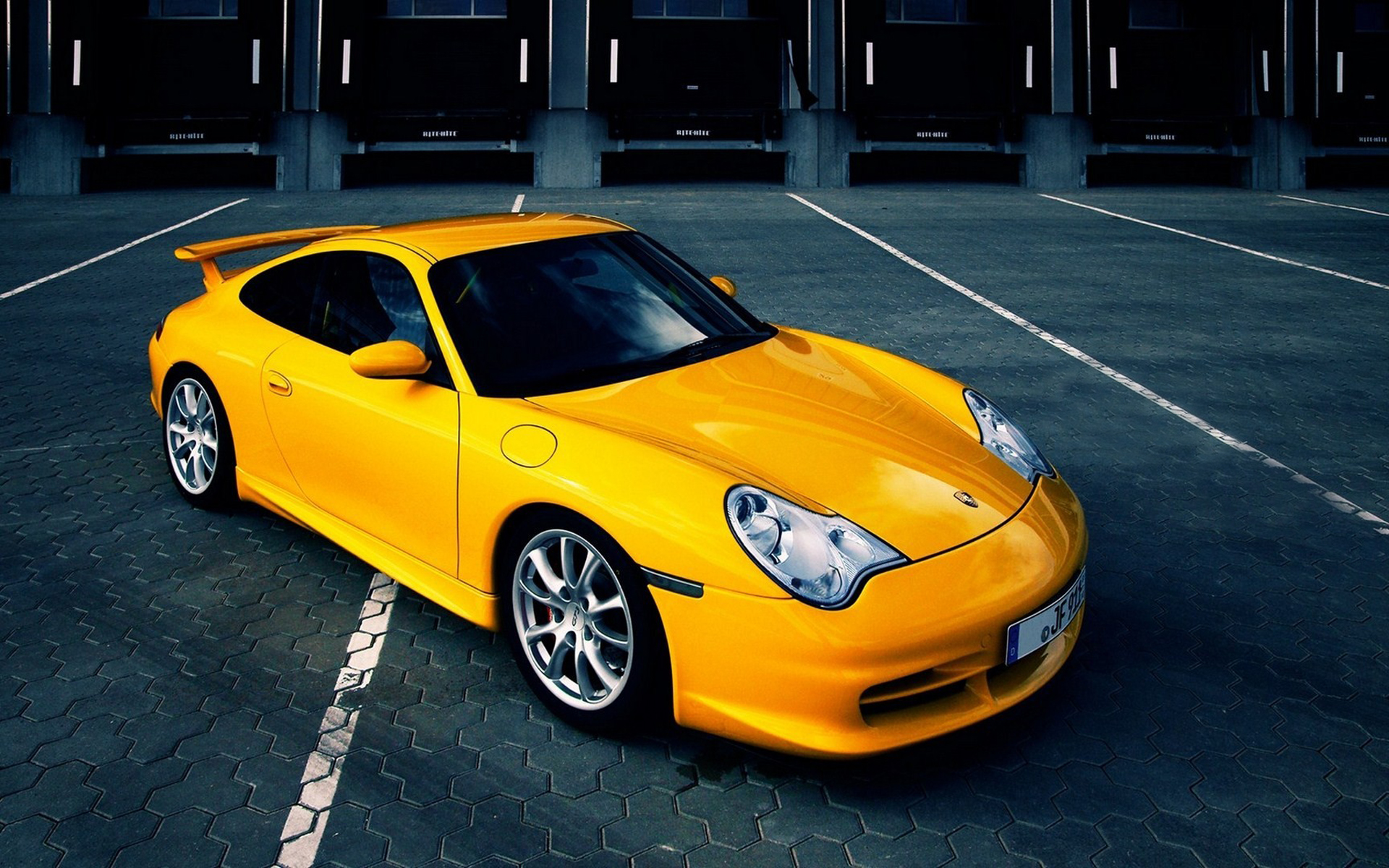 Три желтых машин. Porsche 911 gt3 996. Porsche 911 Carrera 996. Порше 911 желтый. Порше Каррера gt желтый.