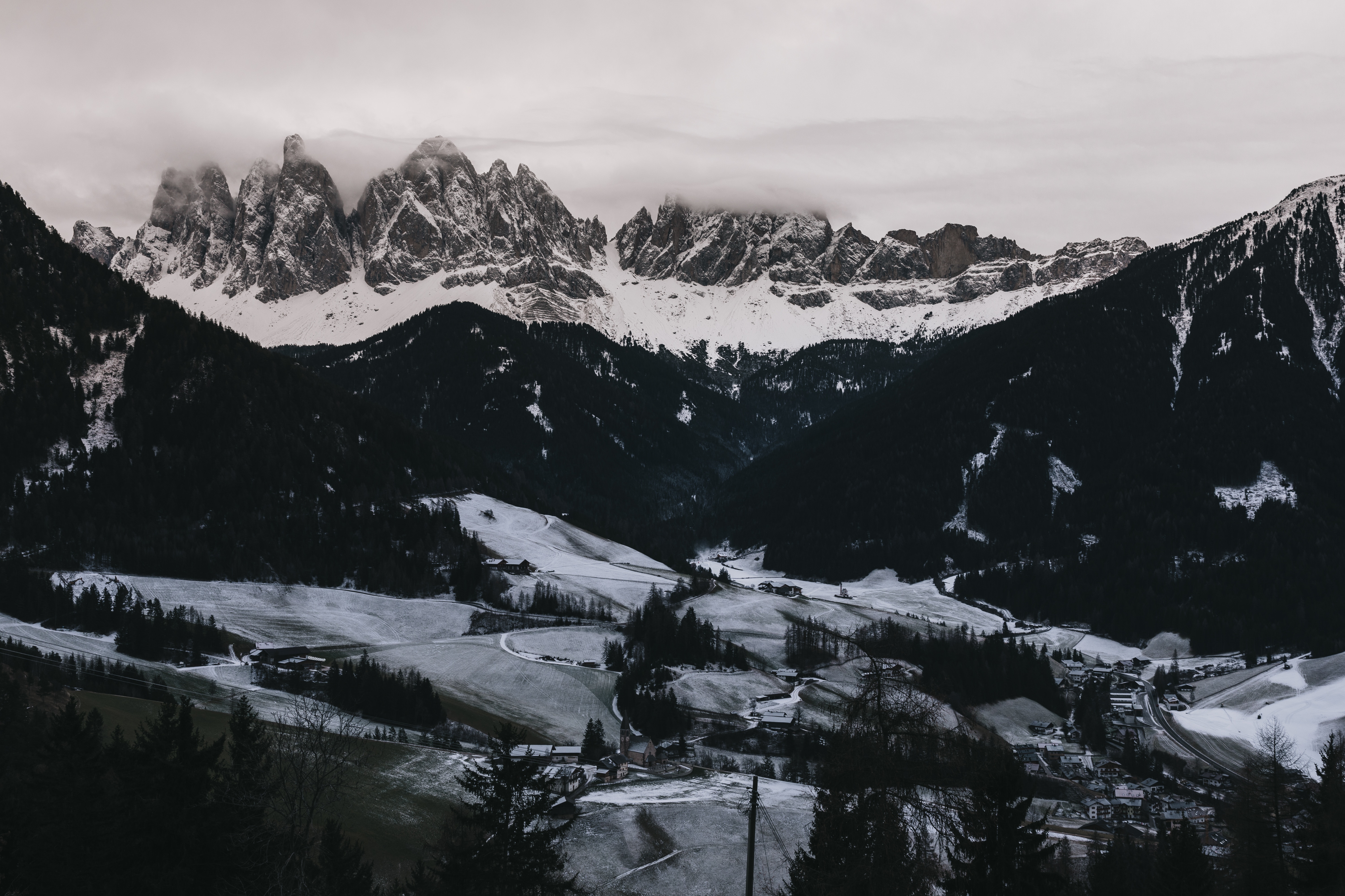 Handy-Wallpaper Natur, Mountains, Schnee, Blick Von Oben, Winter, Dolomiten, Italien kostenlos herunterladen.